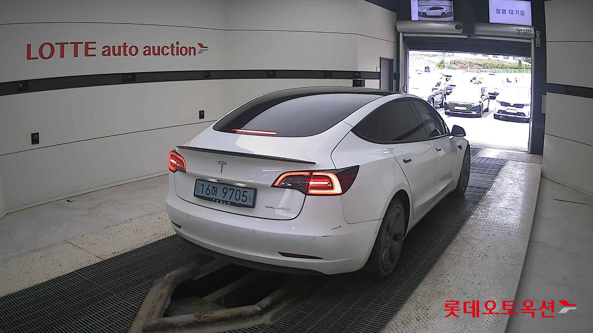 تسلا MODEL 3