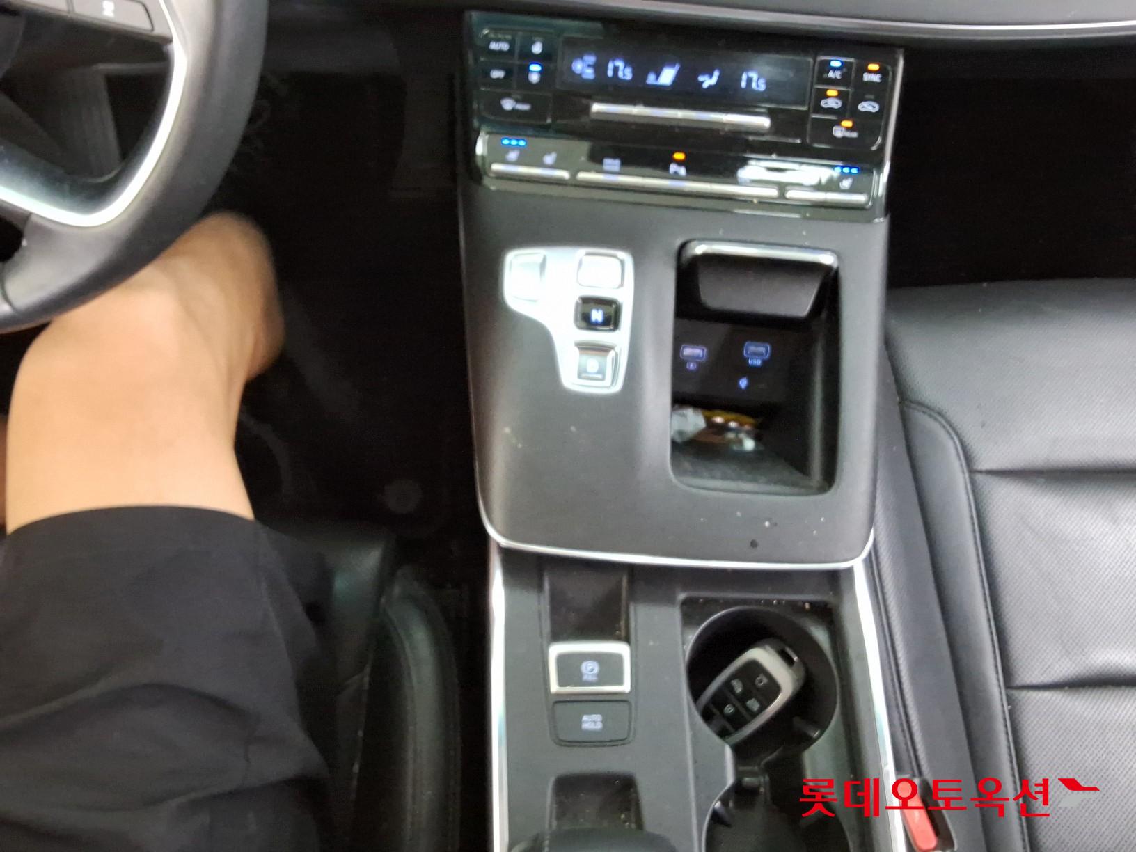 هيونداي - أزيرا - Image 31
