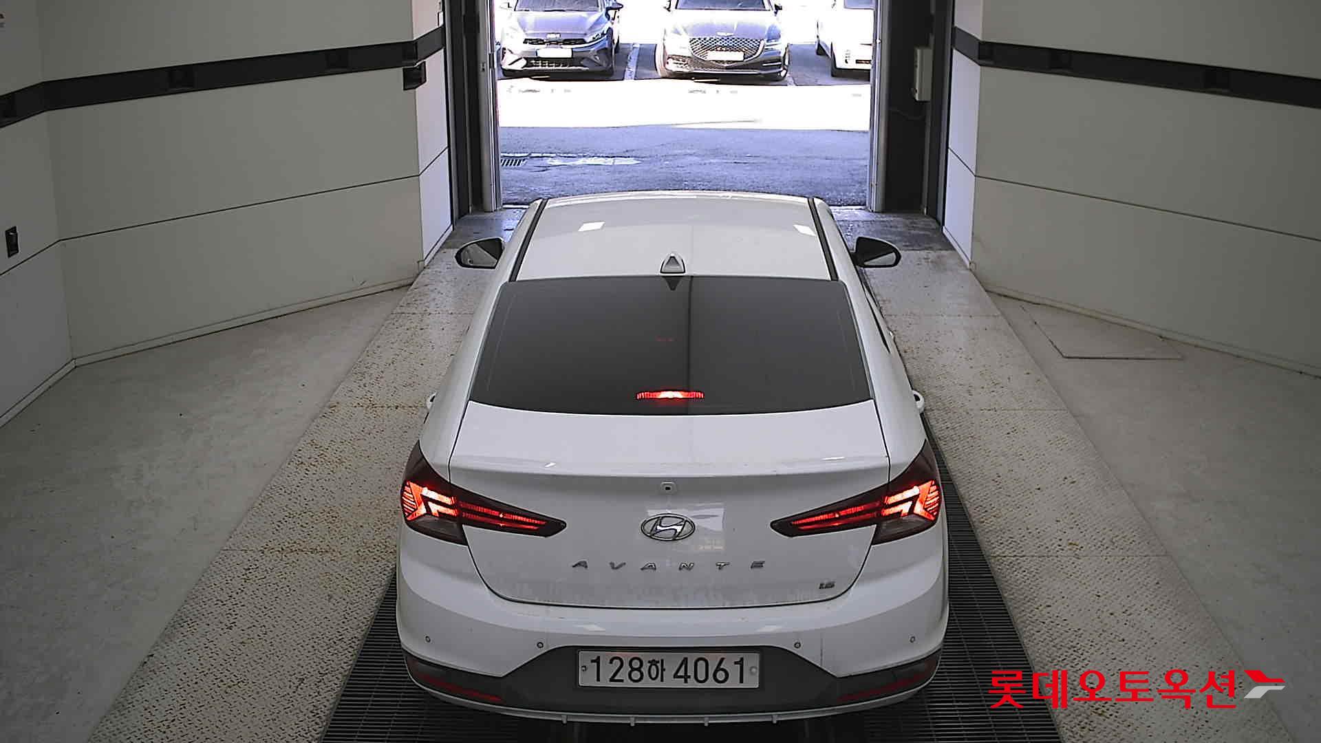Hyundai Avante 2020 Polar White из Кореи, фото 5