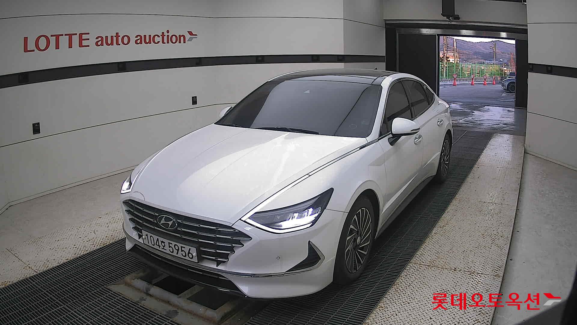 Hyundai Sonata Hybrid 2021 White cream (optional) из Кореи