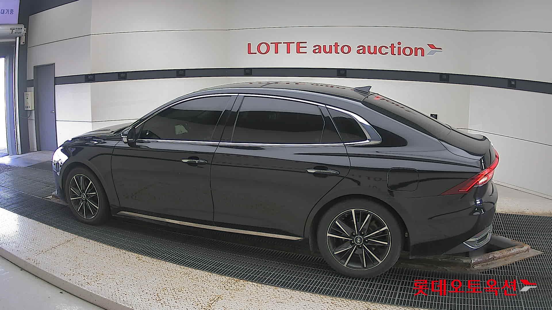 هيونداي - أزيرا - Image 11