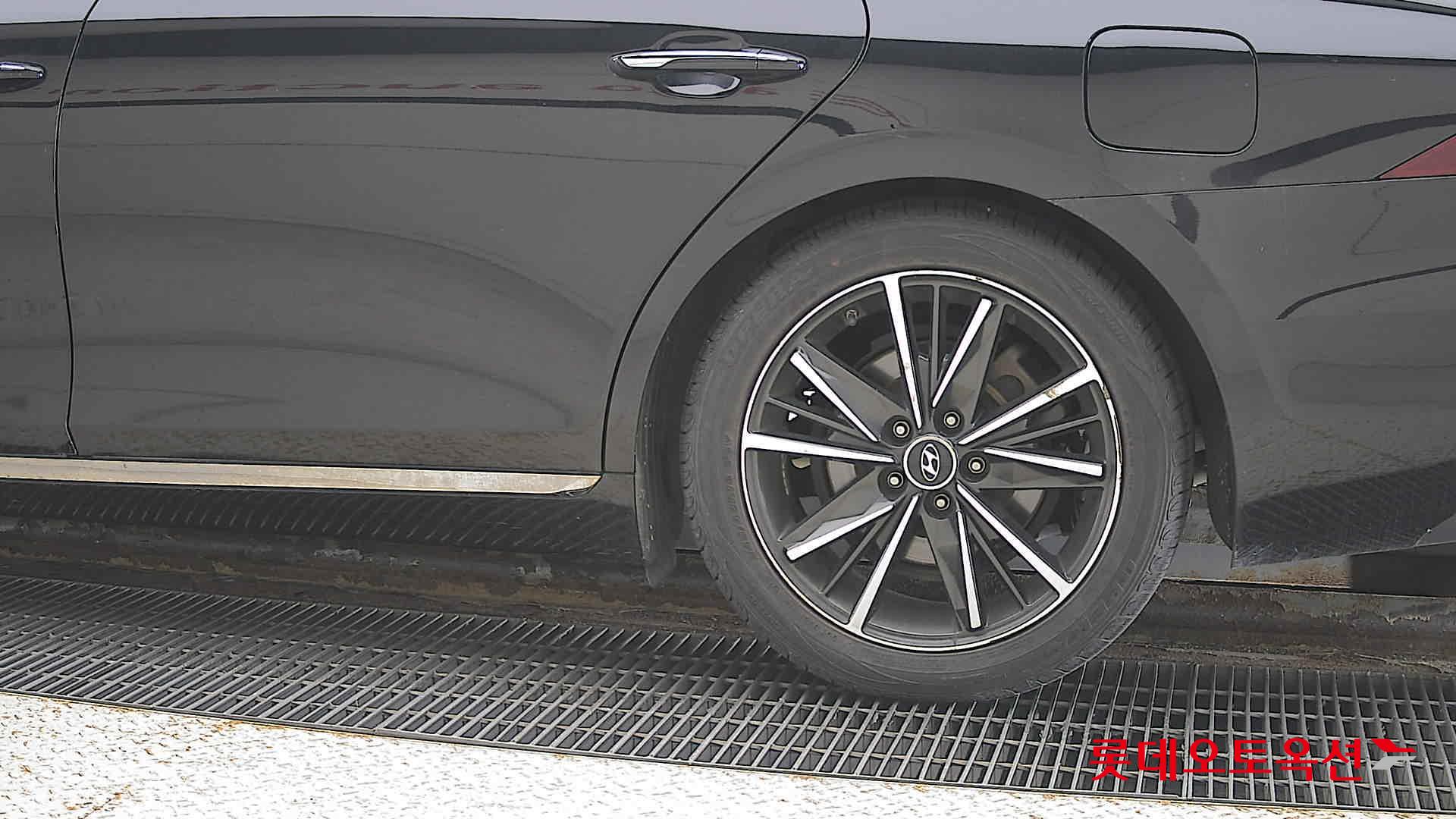 هيونداي - أزيرا - Image 22