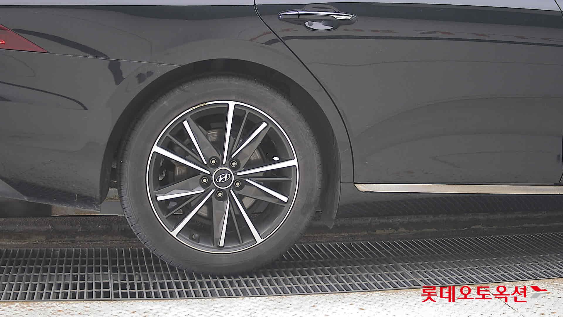 هيونداي - أزيرا - Image 24