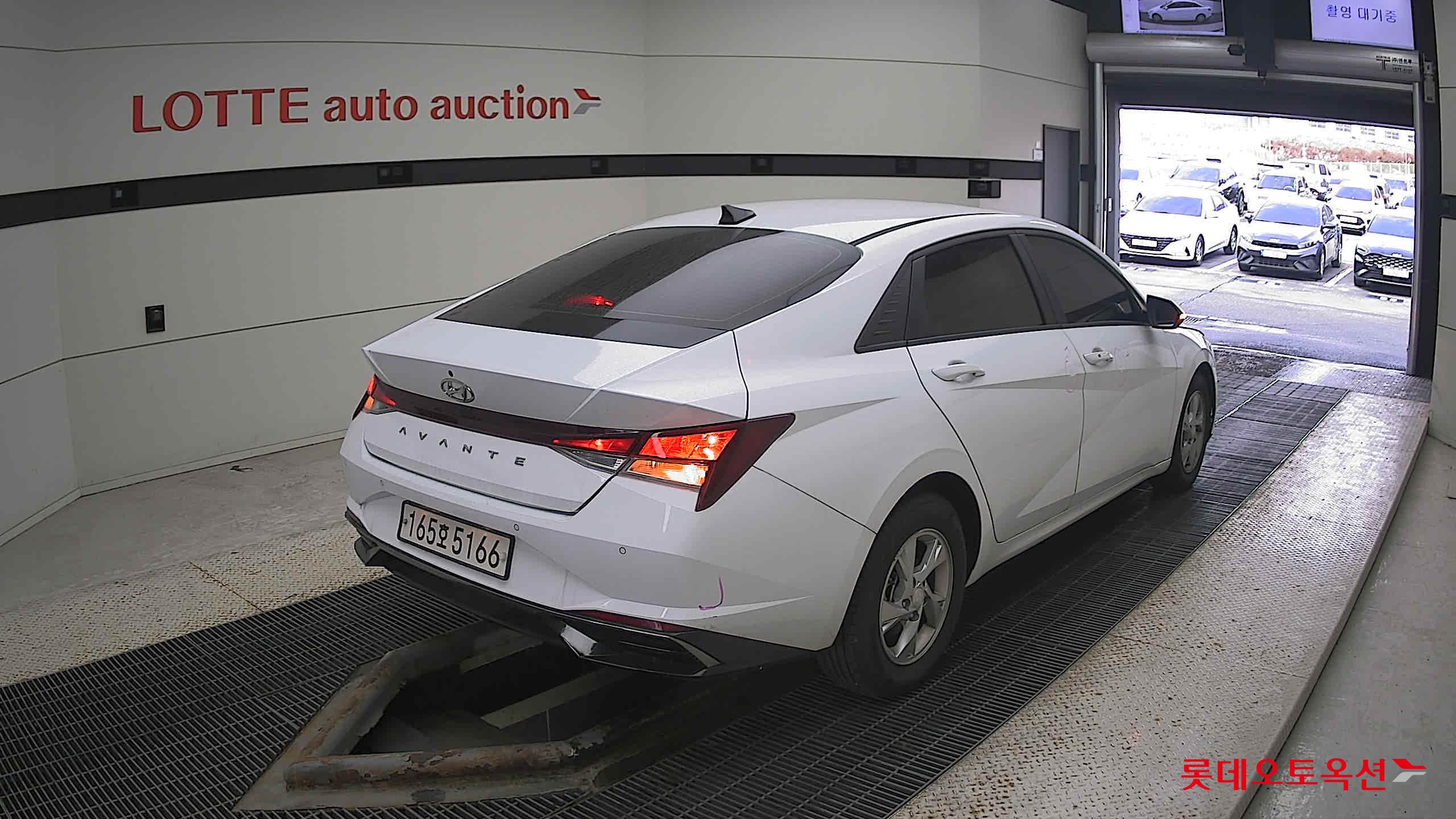 Hyundai Avante 2022 Polar White из Кореи, фото 4