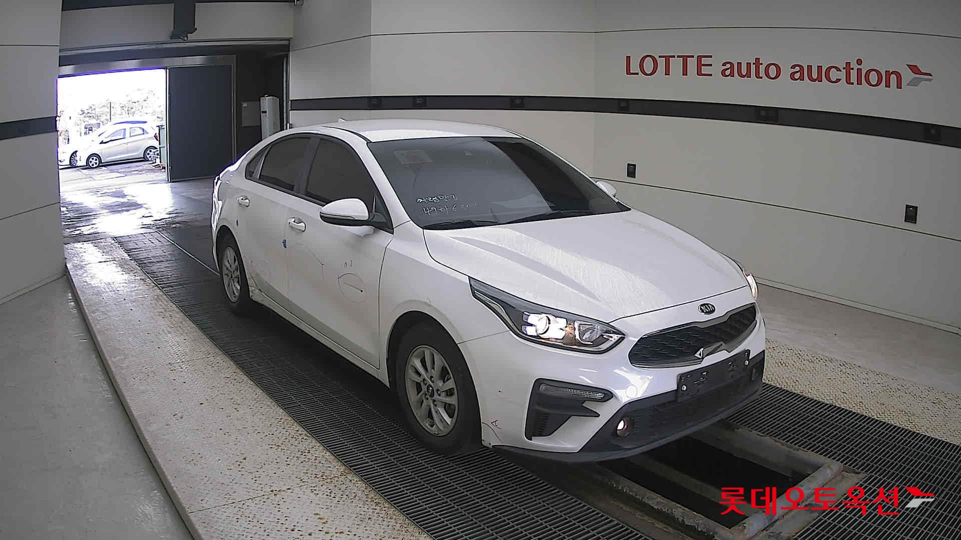 Kia K3 2019 Snow White Pearl из Кореи, фото 2