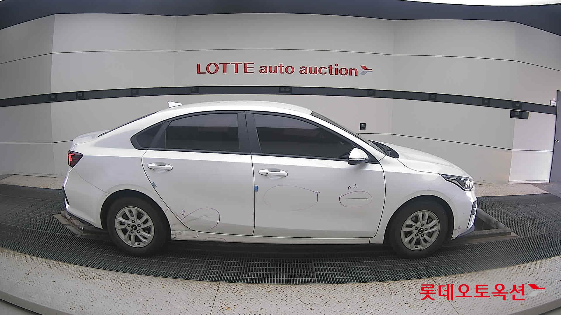 Kia K3 2019 Snow White Pearl из Кореи, фото 3