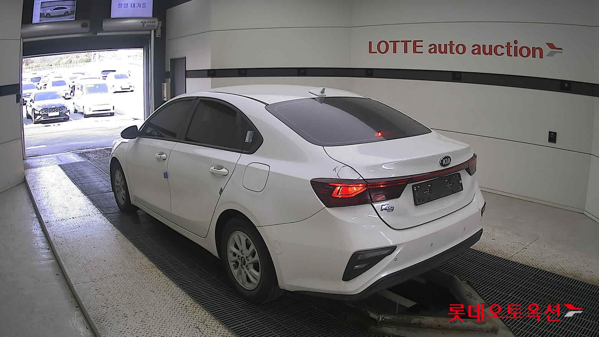 Kia K3 2019 Snow White Pearl из Кореи, фото 6