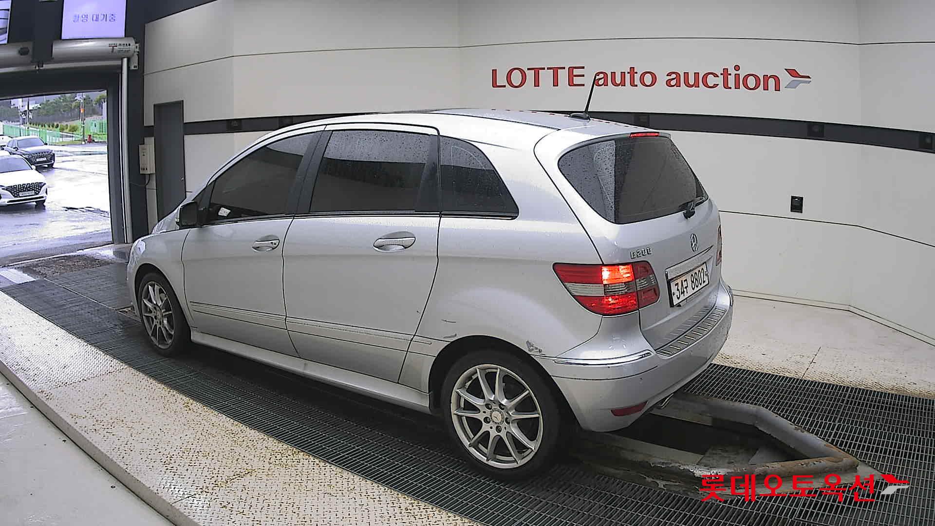 مرسيدس B200