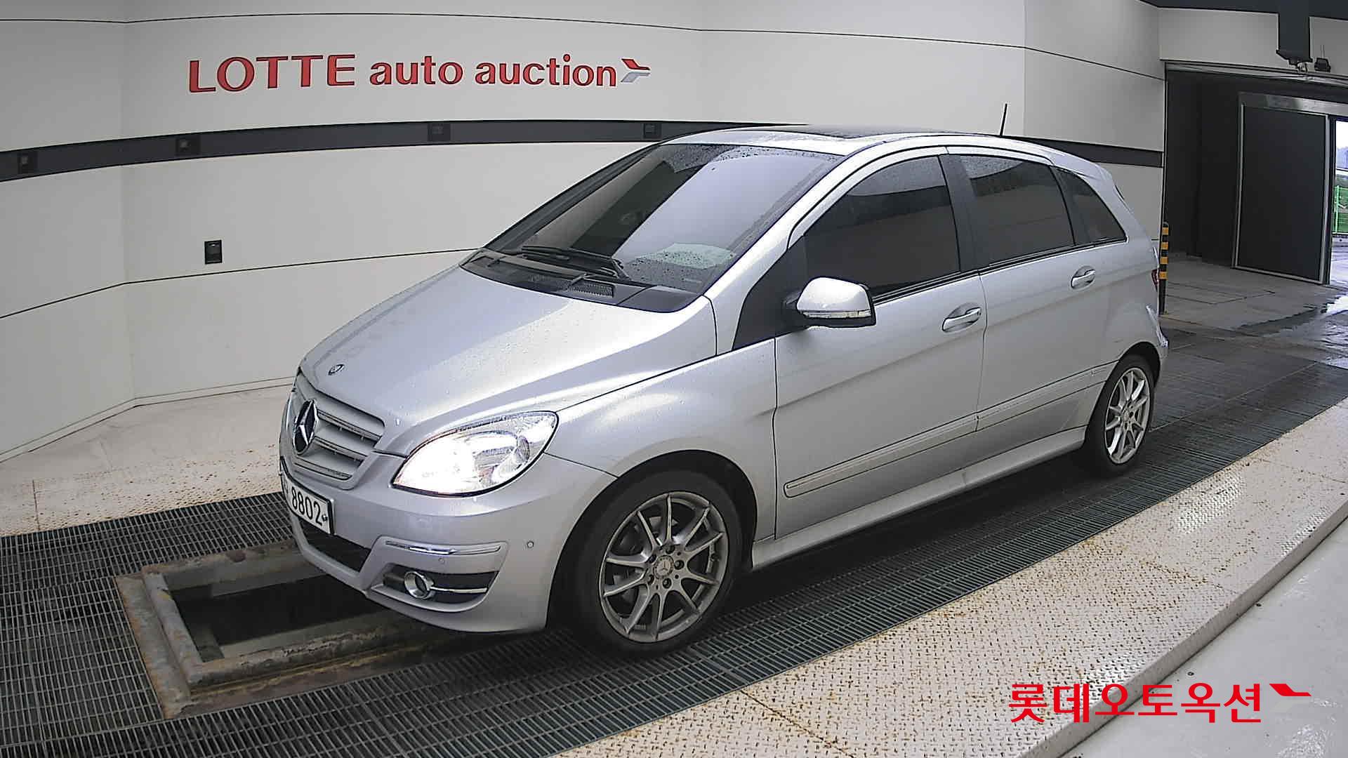 مرسيدس B200