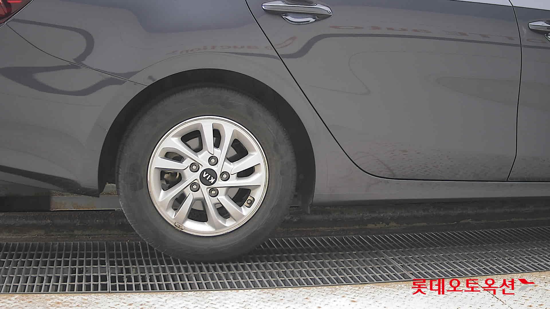 كيا - K3 - Image 24