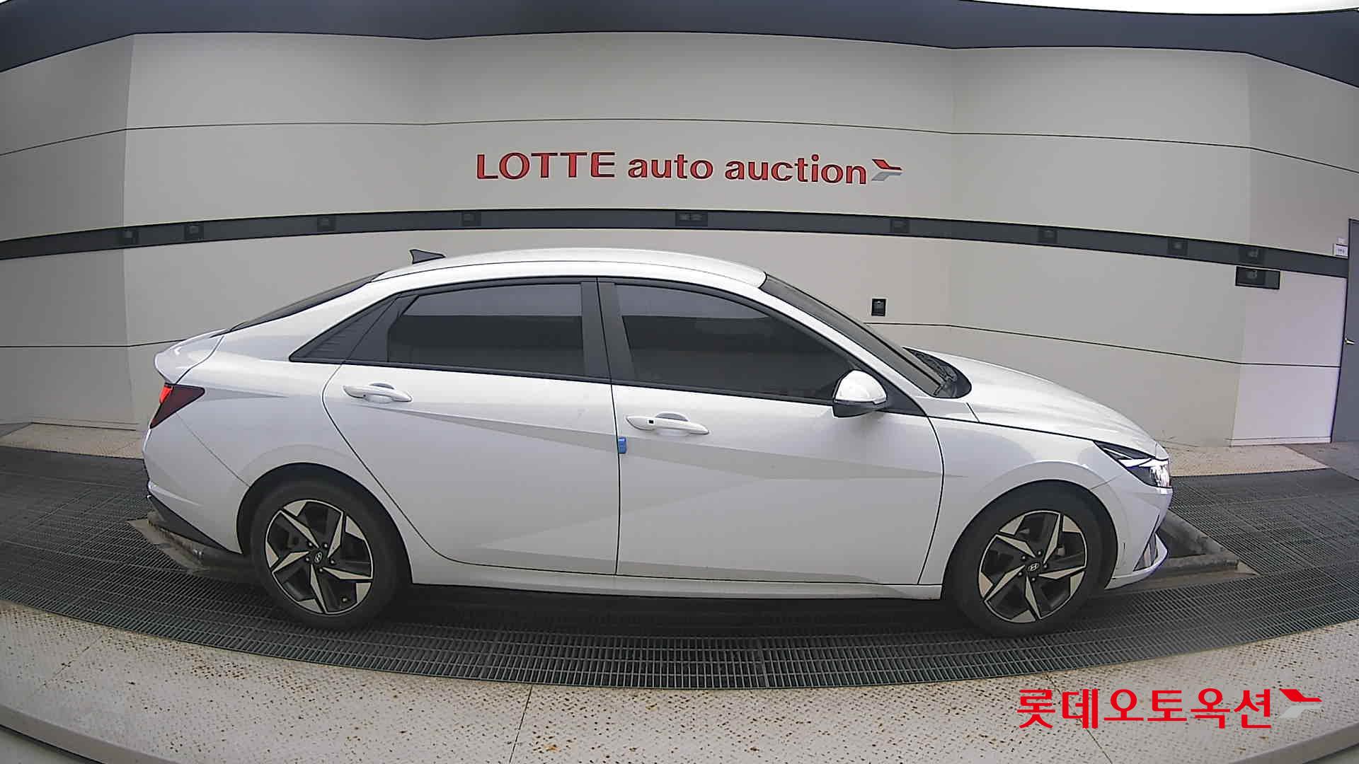 Hyundai Avante 2022 Polar White из Кореи, фото 3