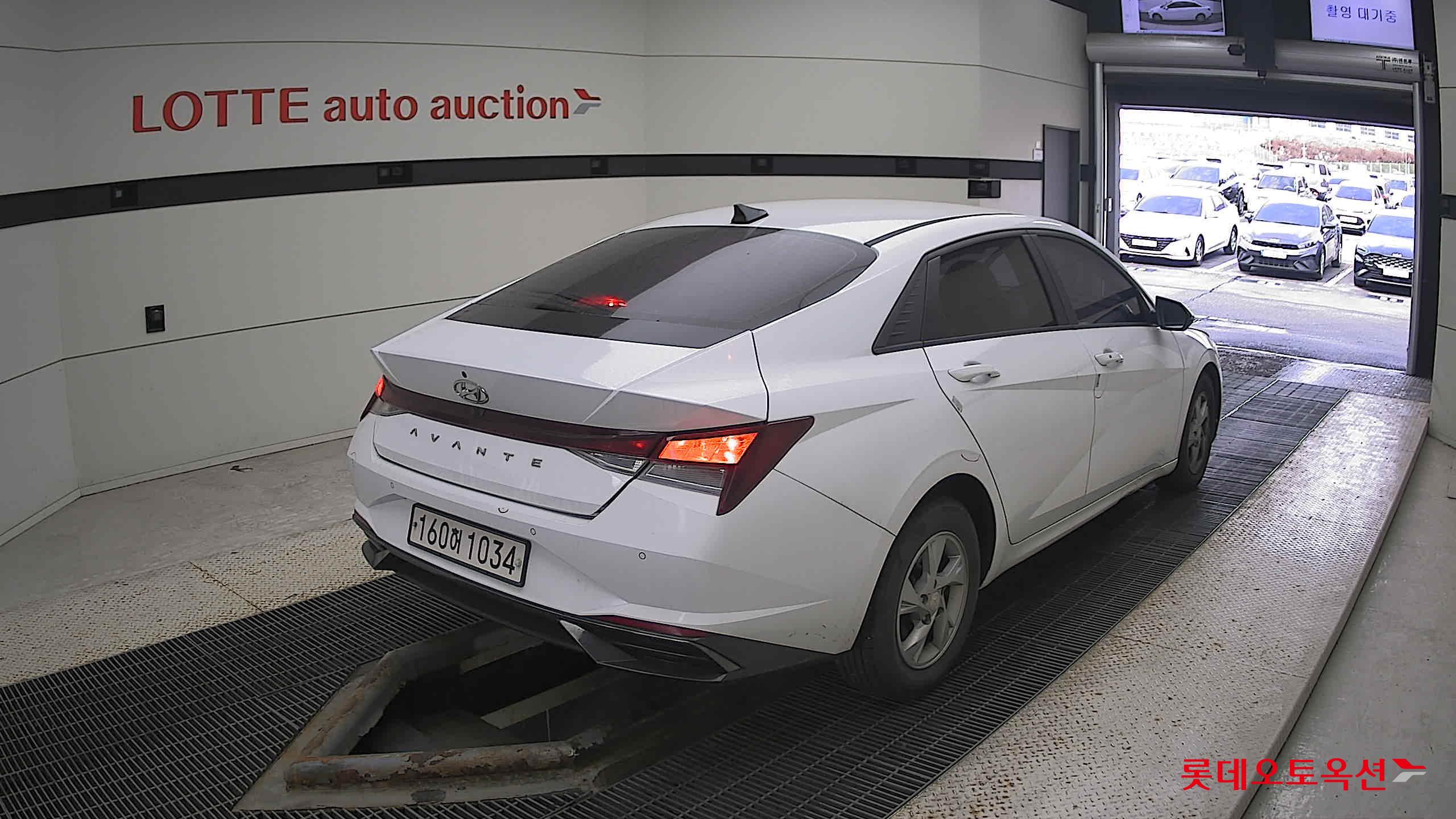 Hyundai Avante 2021 Polar White из Кореи, фото 4