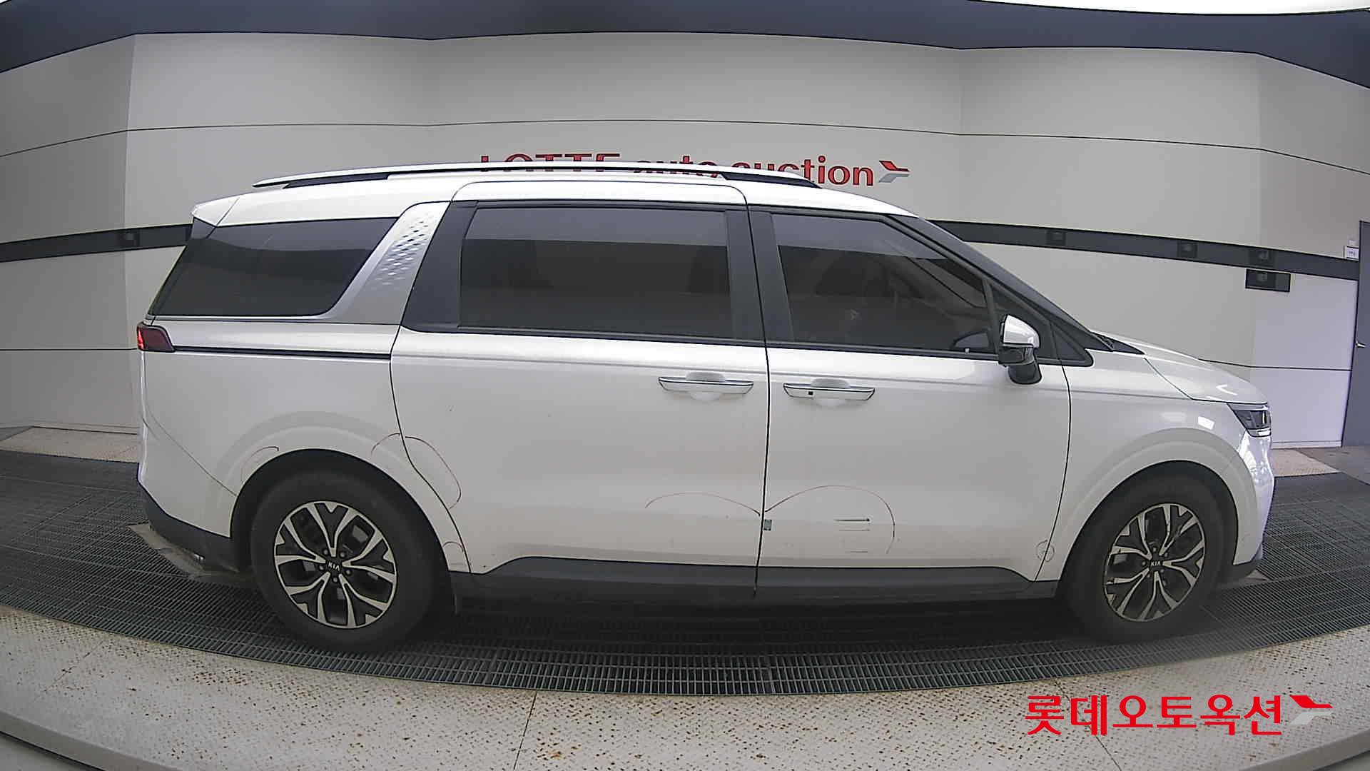 Kia Carnival 2021 Snow White Pearl (optional) из Кореи, фото 3