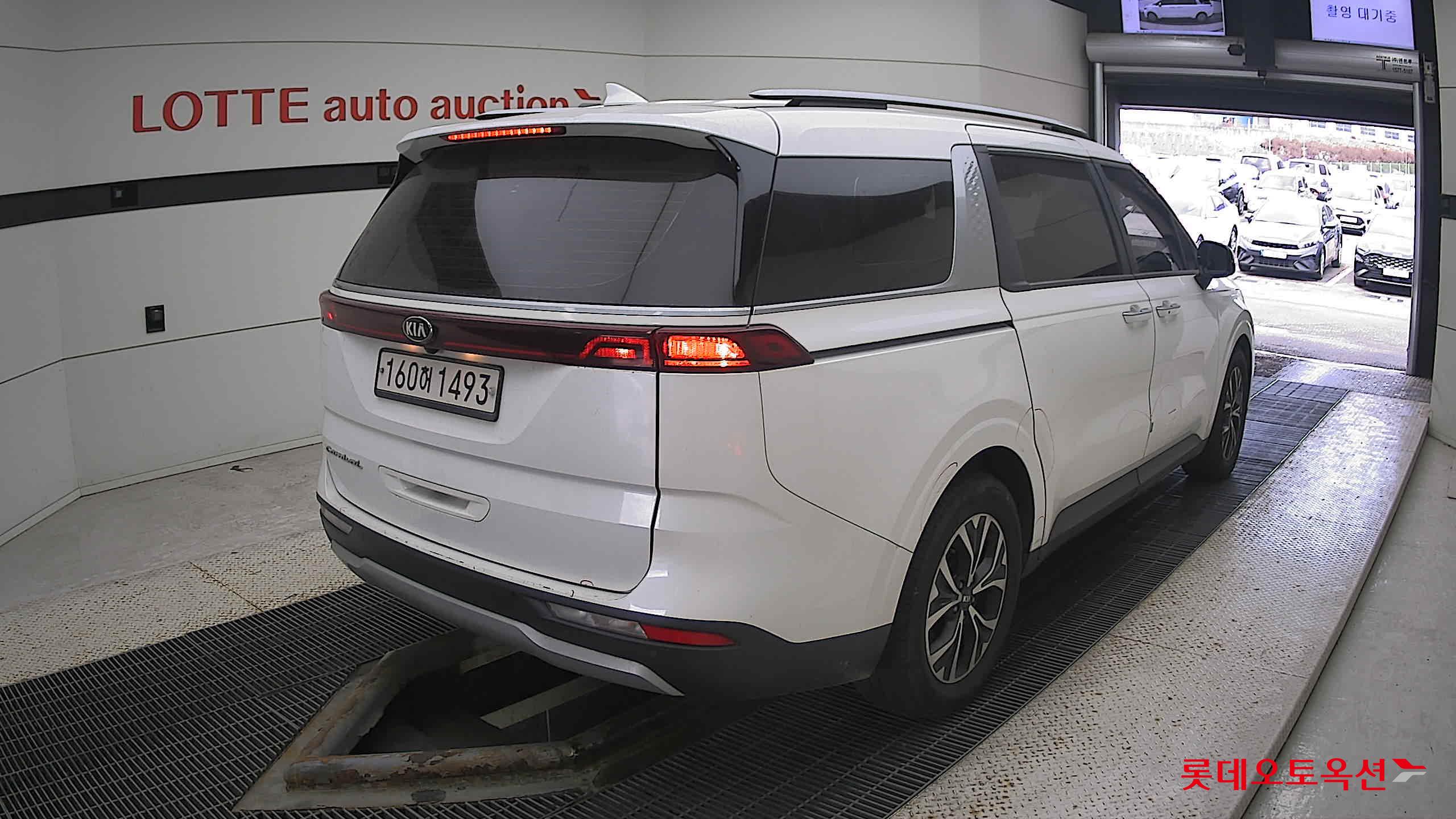 Kia Carnival 2021 Snow White Pearl (optional) из Кореи, фото 4