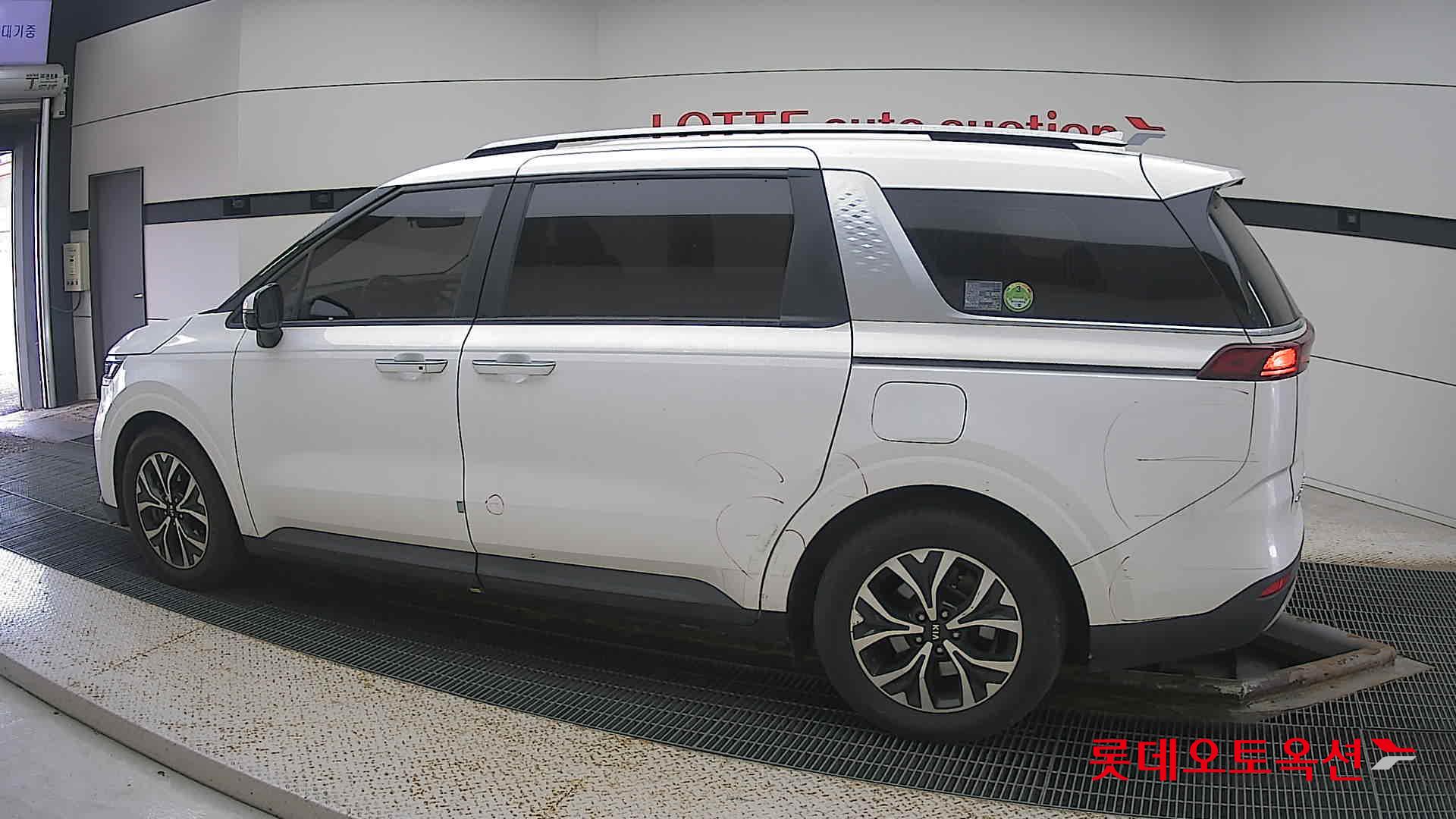 Kia Carnival id 3466790 из Кореи 11