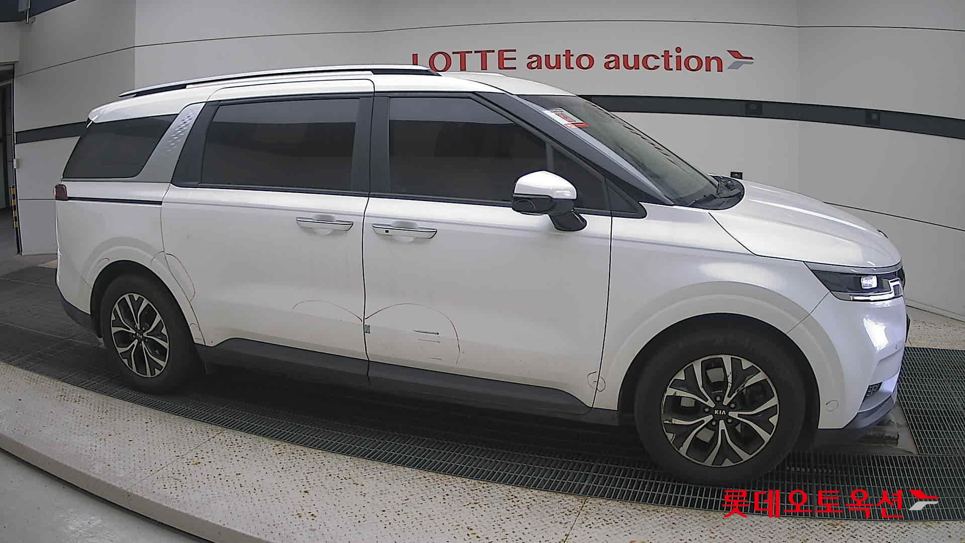 Kia Carnival id 3466790 из Кореи 17