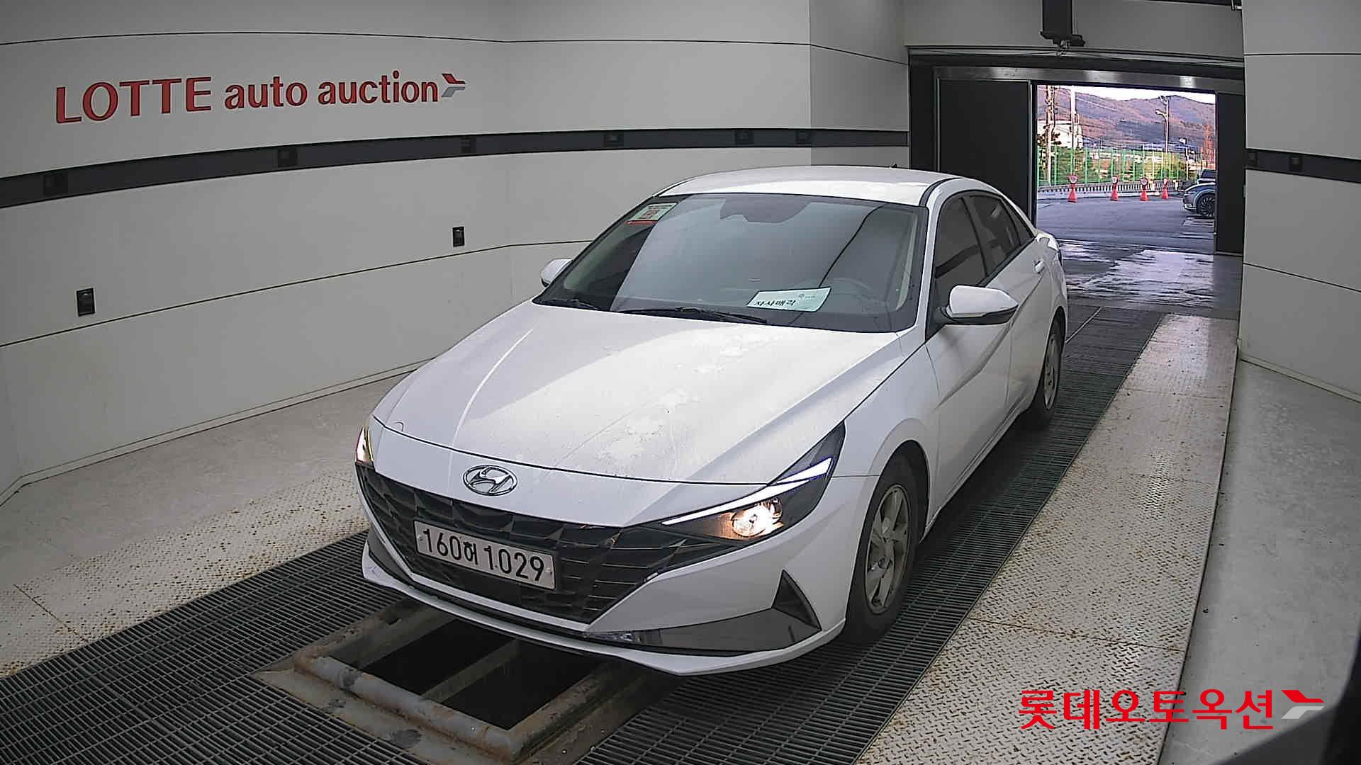 Hyundai Avante 2021 Polar White из Кореи