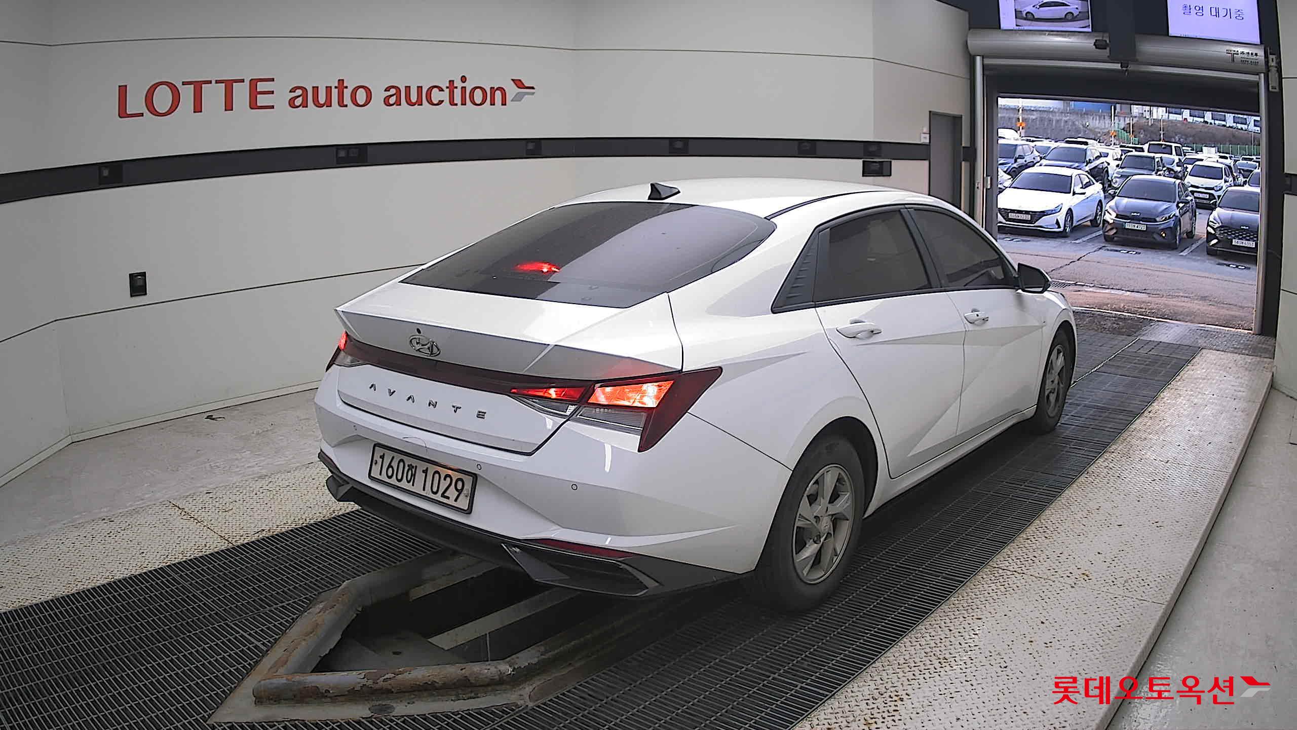 Hyundai Avante 2021 Polar White из Кореи, фото 4