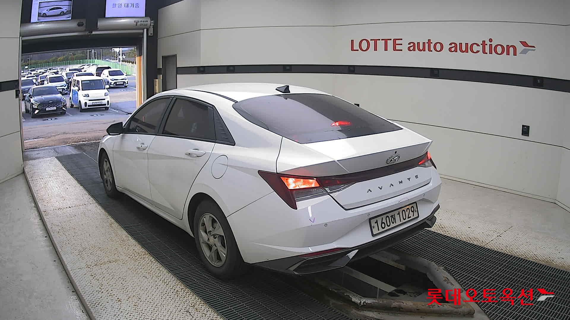Hyundai Avante 2021 Polar White из Кореи, фото 6