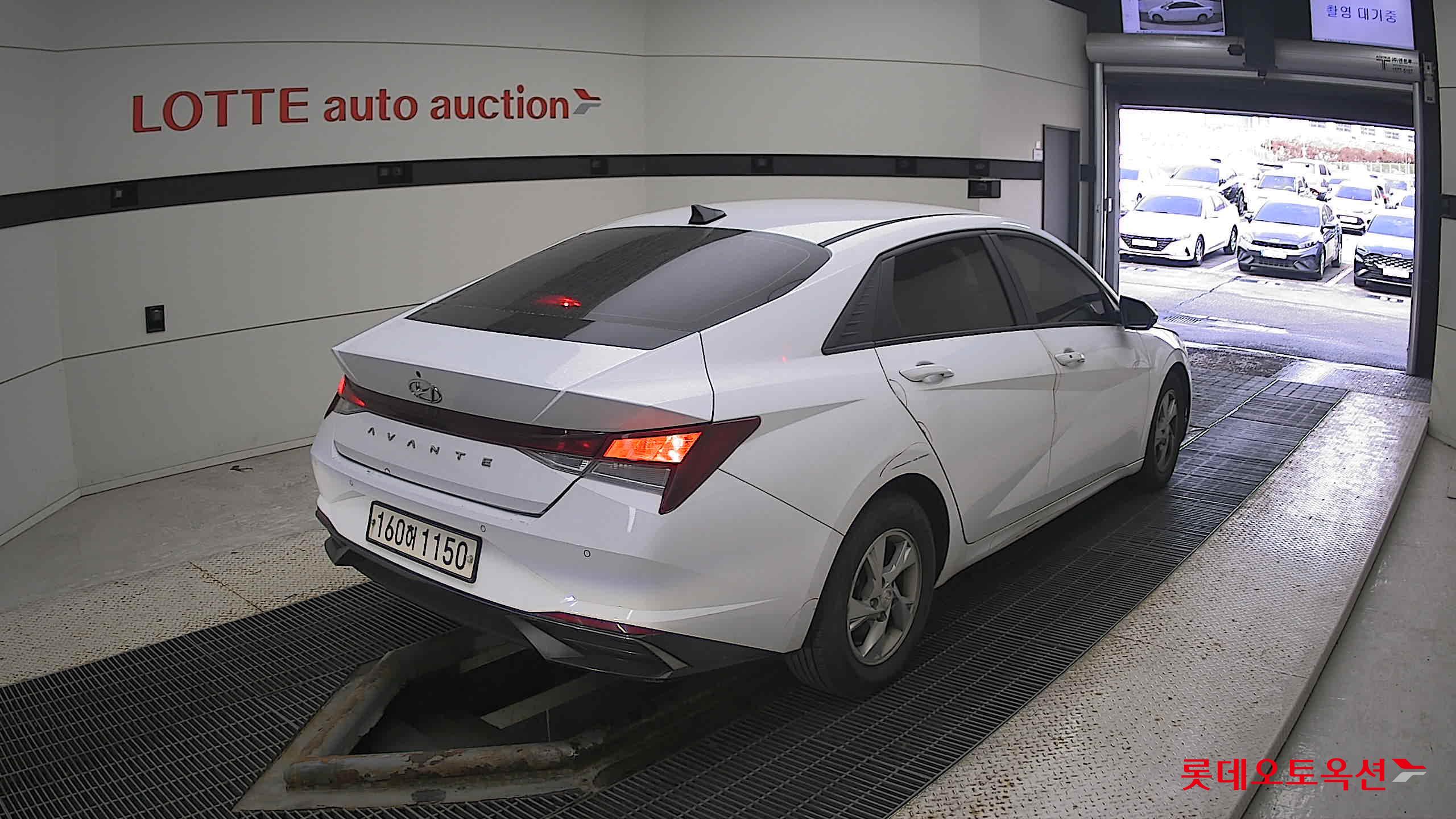 Hyundai Avante 2021 Polar White из Кореи, фото 4