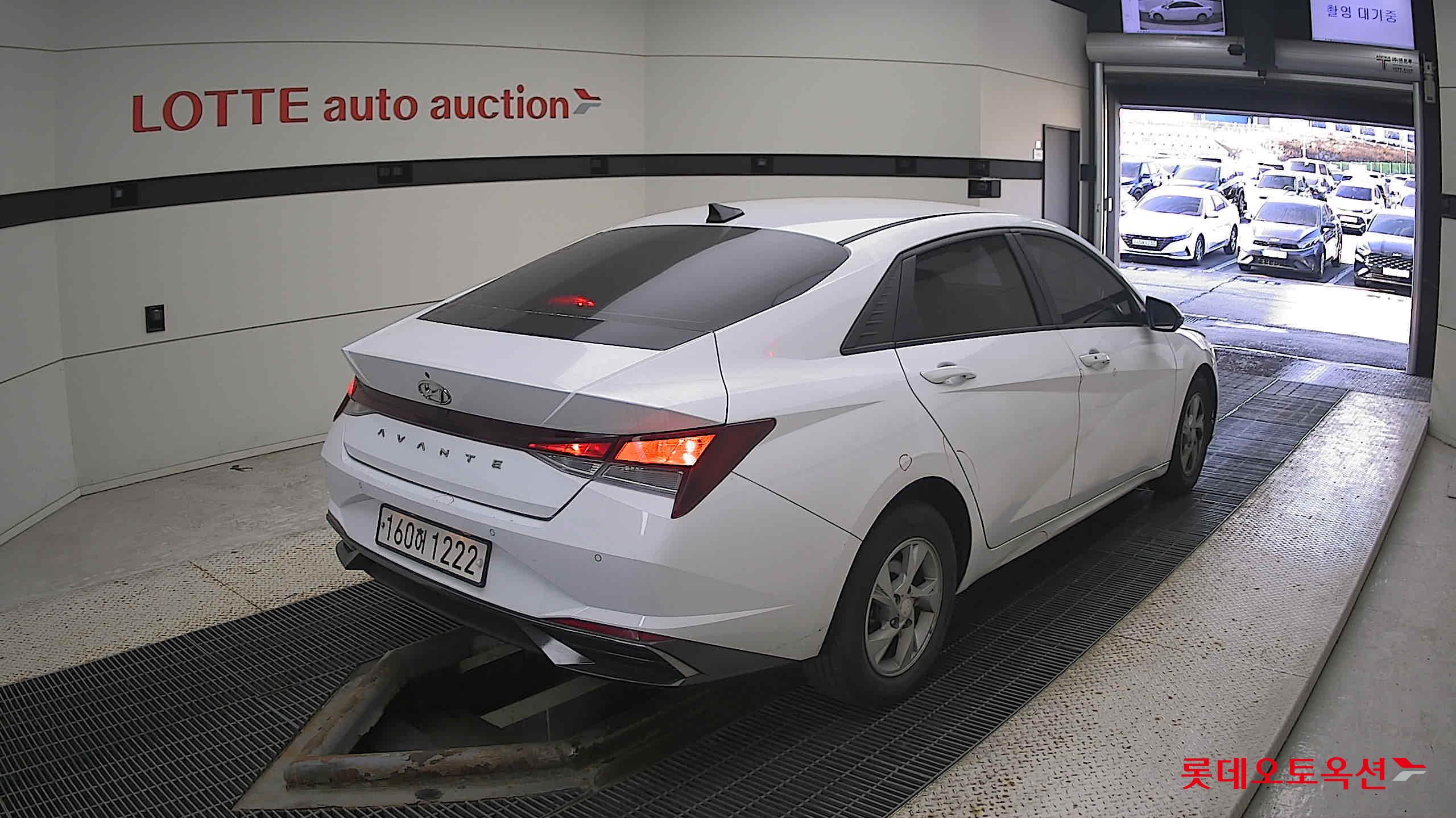 Hyundai Avante 2021 Polar White из Кореи, фото 4