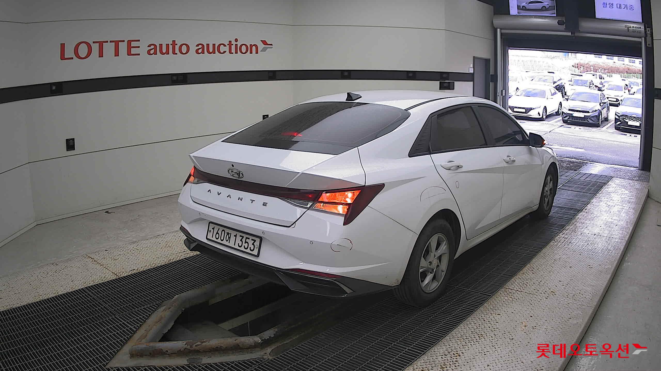 Hyundai Avante 2021 Polar White из Кореи, фото 4