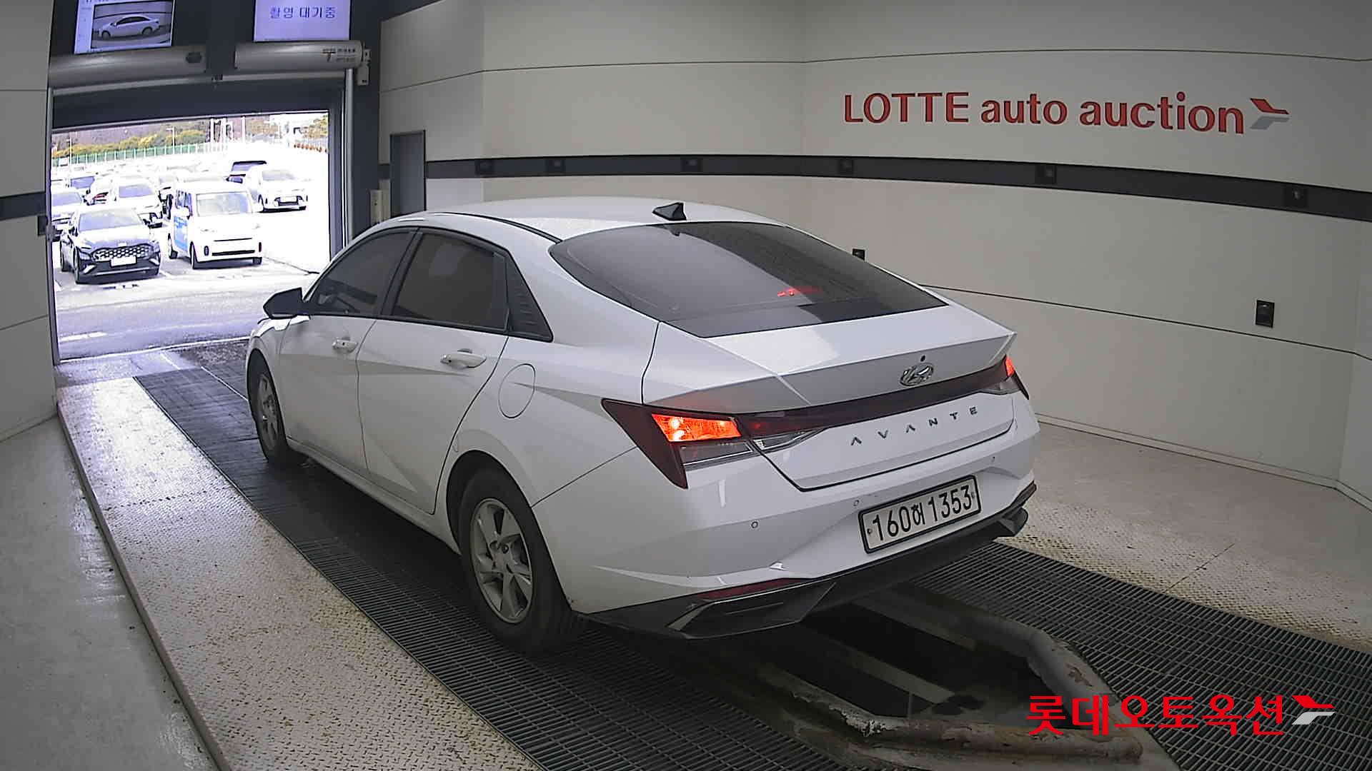 Hyundai Avante 2021 Polar White из Кореи, фото 6