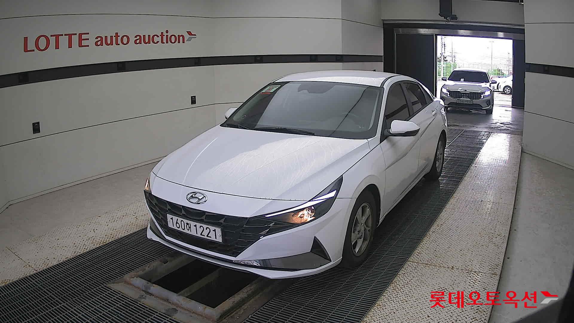 Hyundai Avante 2021 Polar White из Кореи