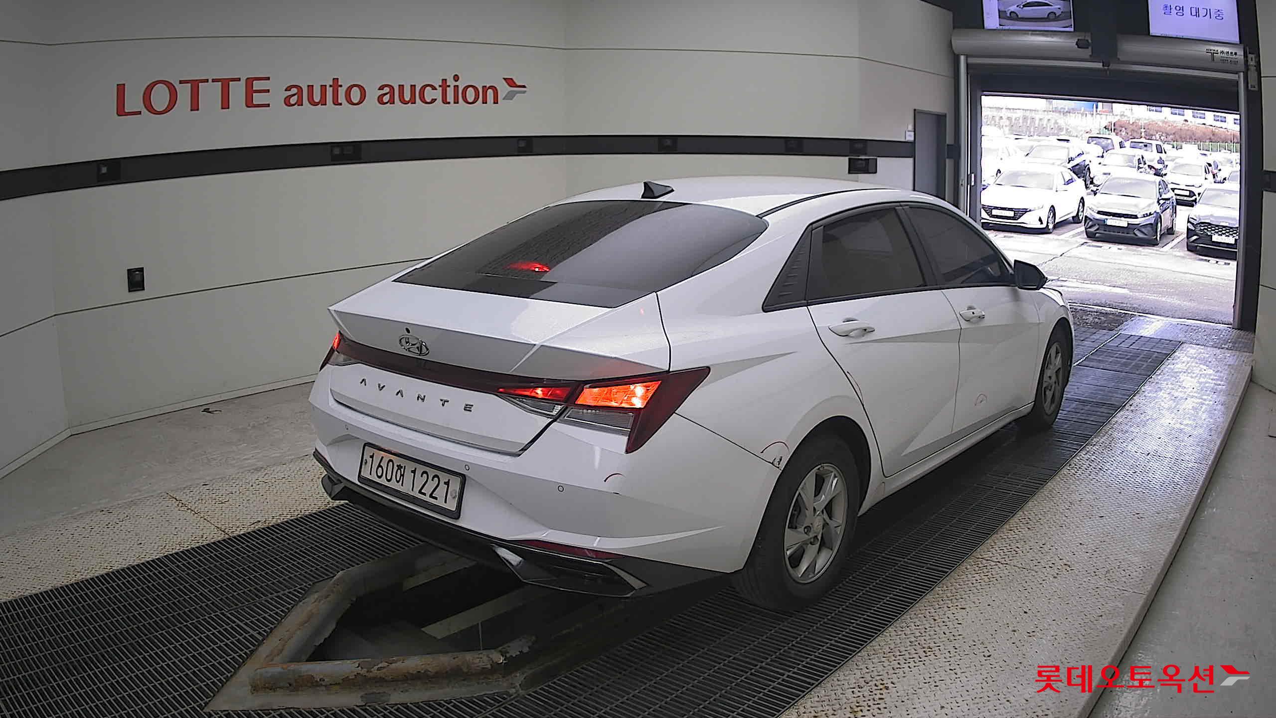 Hyundai Avante 2021 Polar White из Кореи, фото 4