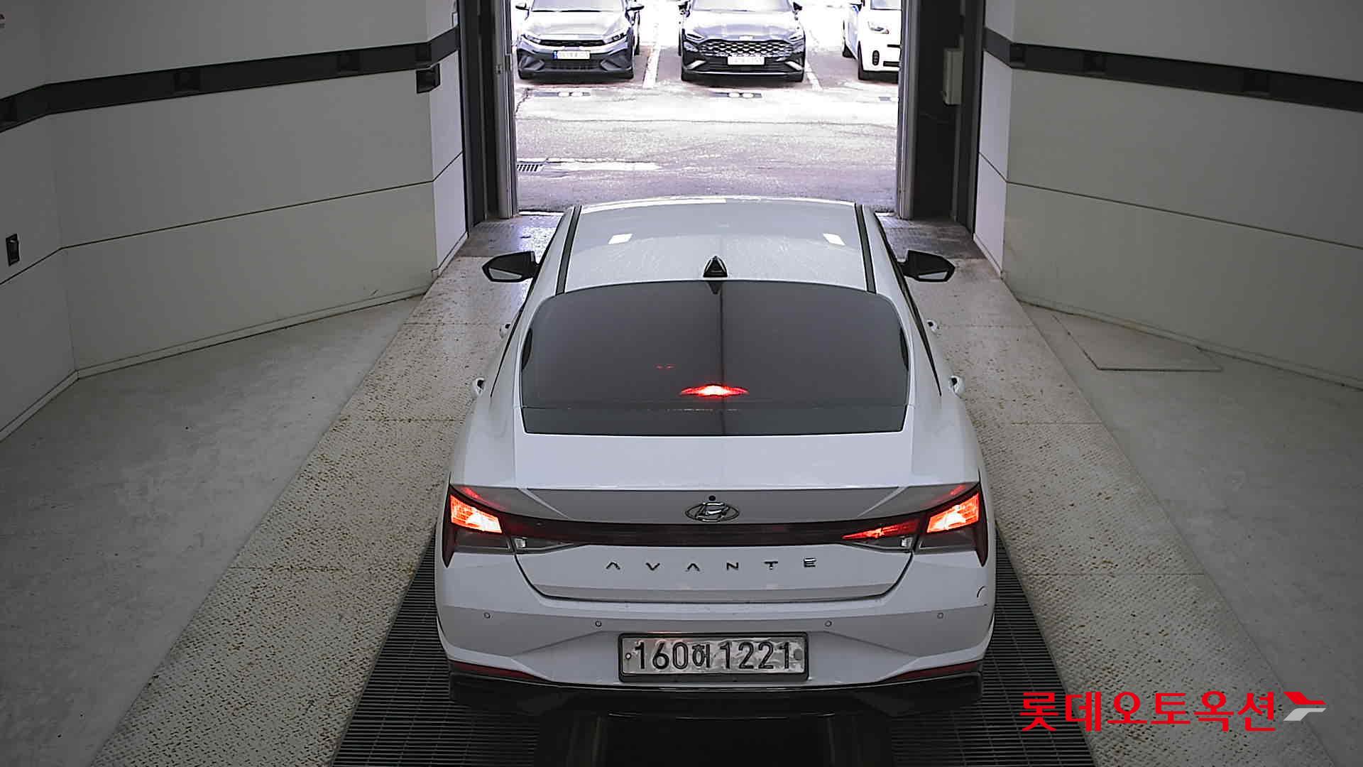 Hyundai Avante 2021 Polar White из Кореи, фото 5