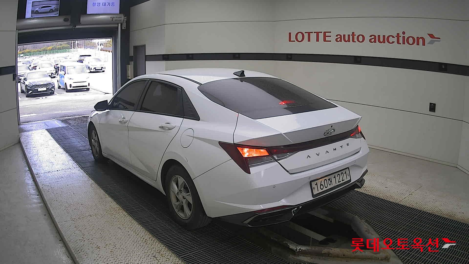 Hyundai Avante 2021 Polar White из Кореи, фото 6
