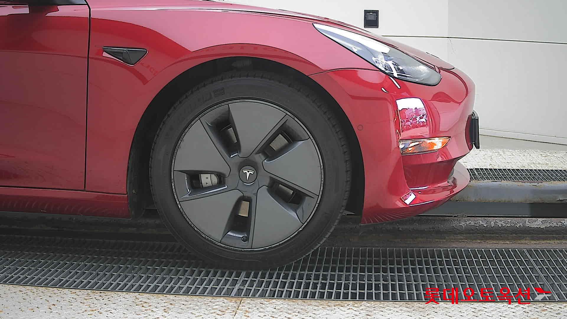 تسلا - MODEL 3 - Image 23