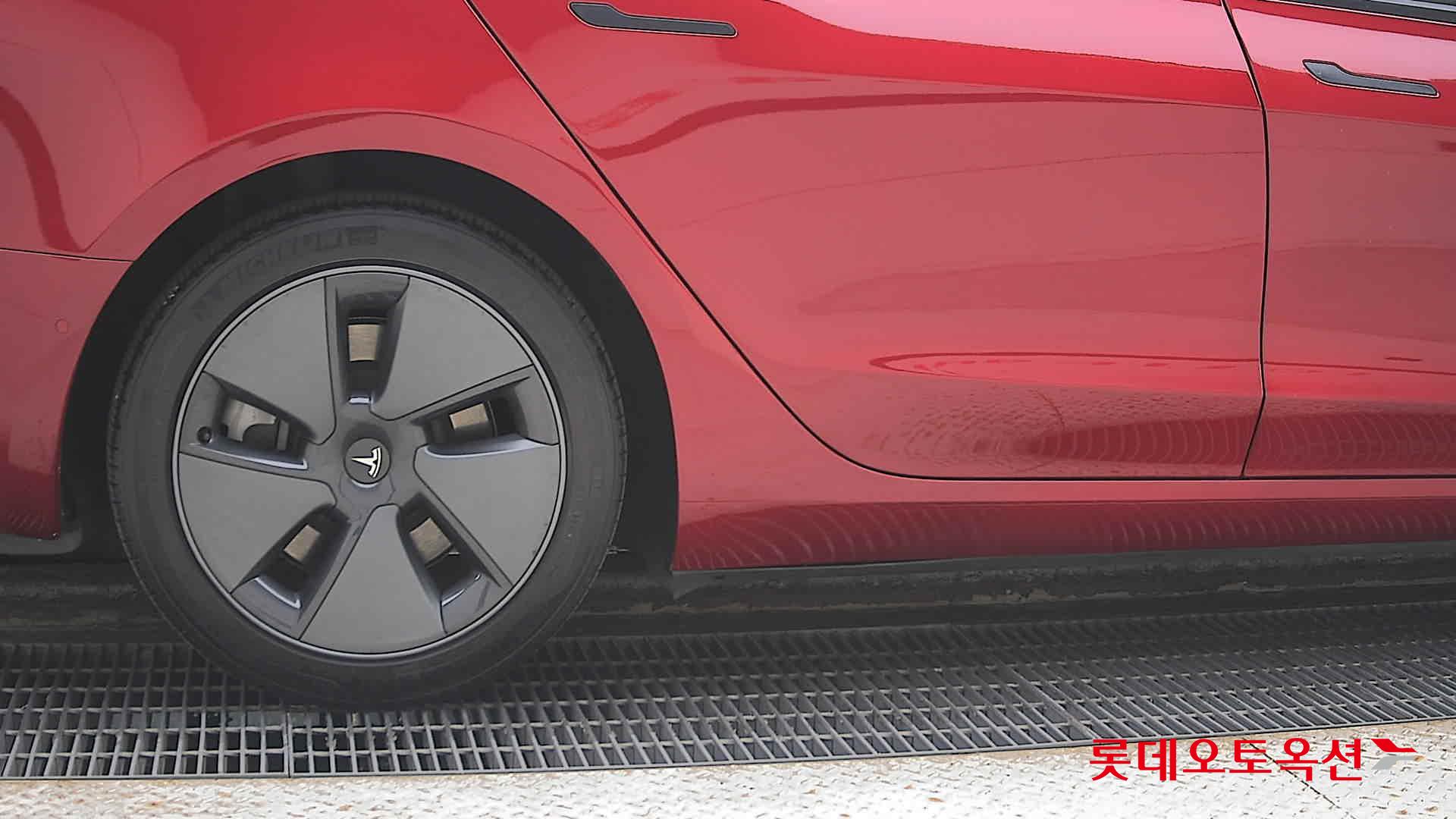 تسلا - MODEL 3 - Image 24