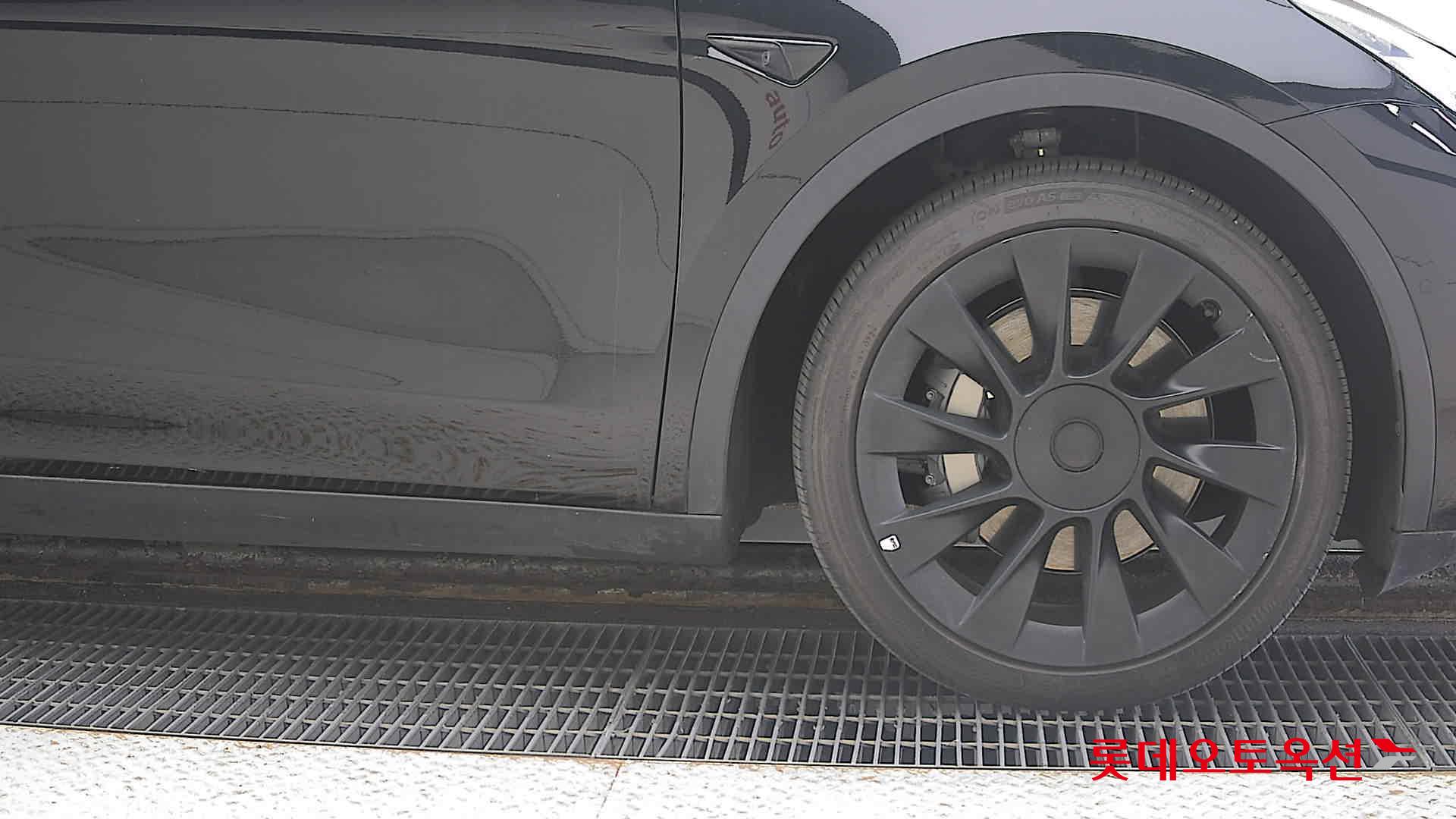 Tesla Model Y Long Range id 3476500 из Кореи 23