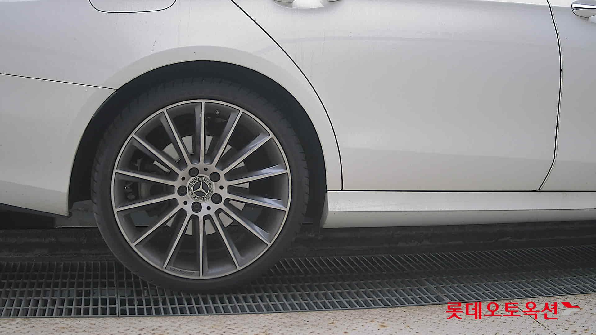 مرسيدس - E350 - Image 24