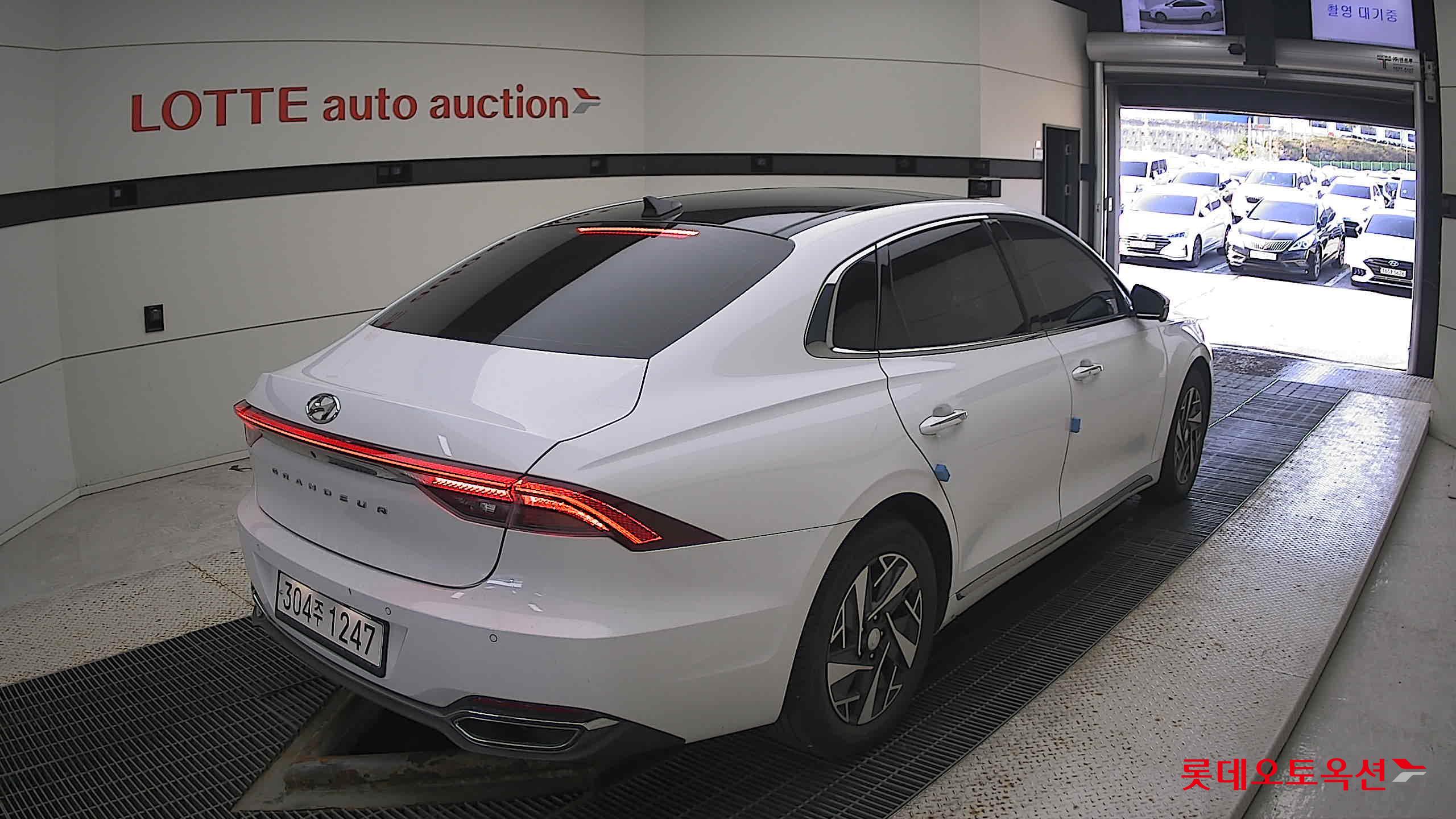 هيونداي - أزيرا - Image 4