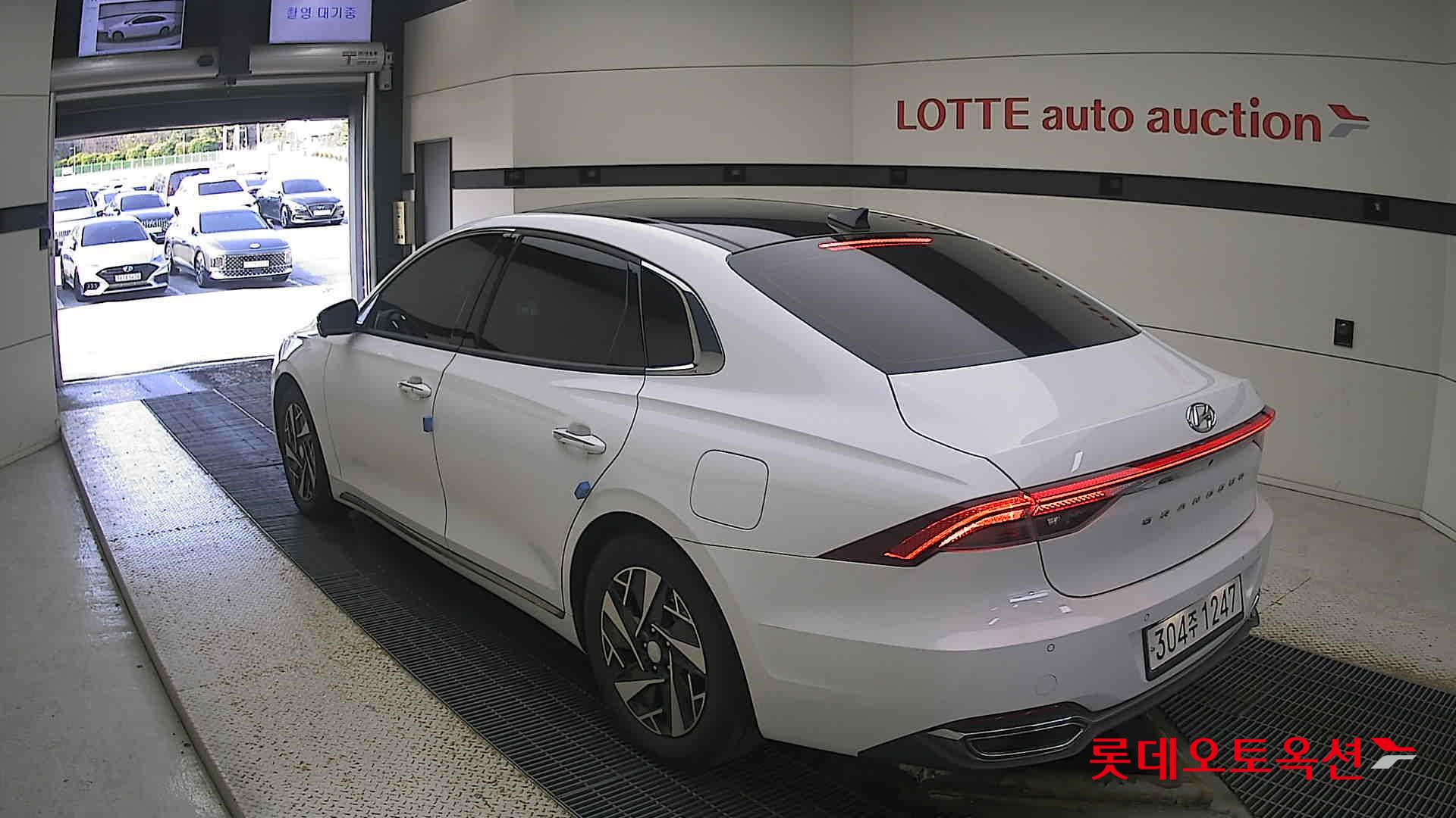 هيونداي - أزيرا - Image 6