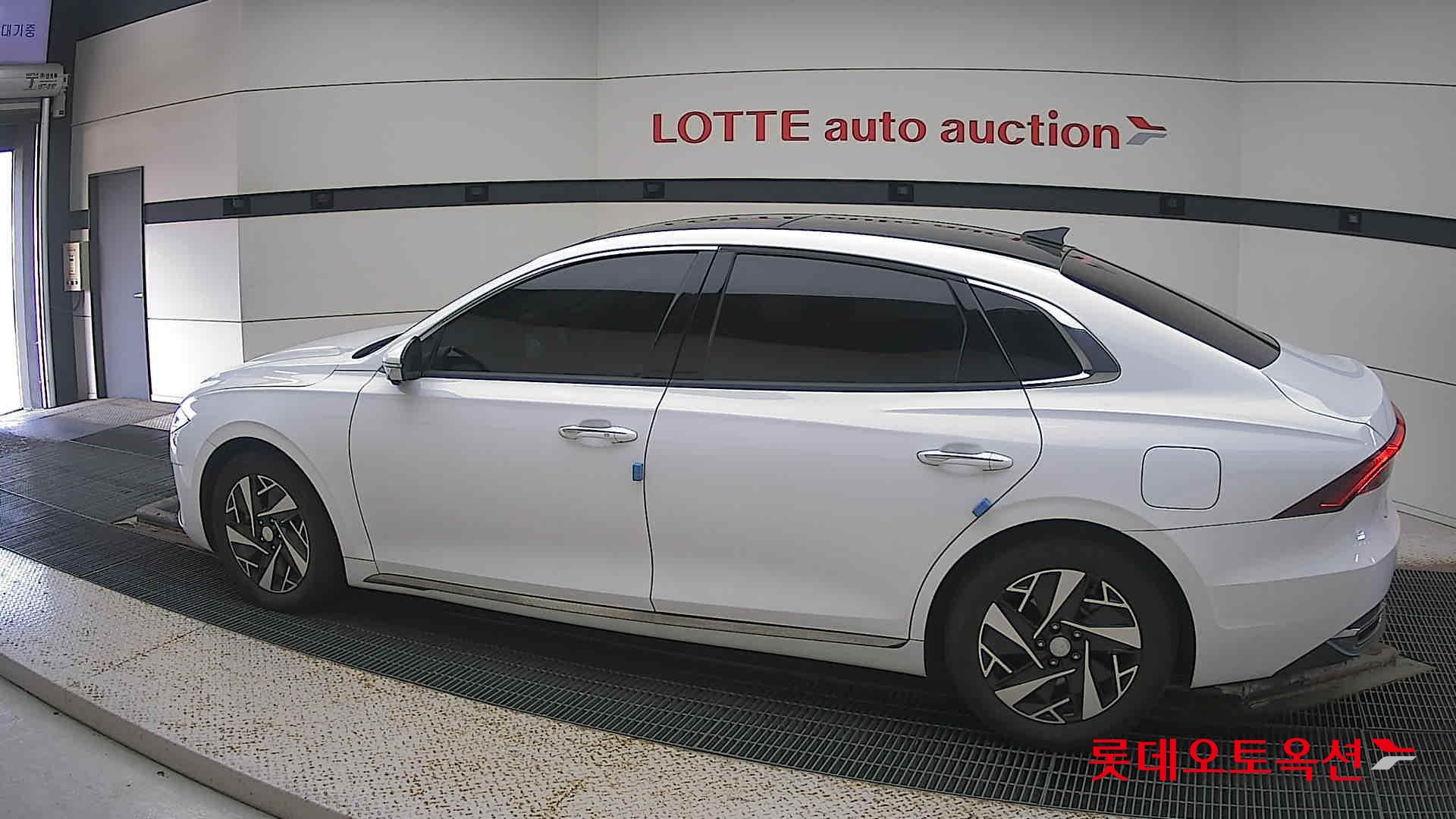 هيونداي - أزيرا - Image 11