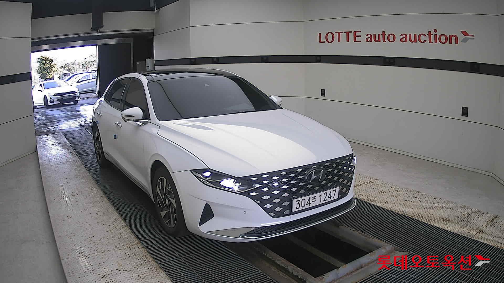 هيونداي - أزيرا - Image 15