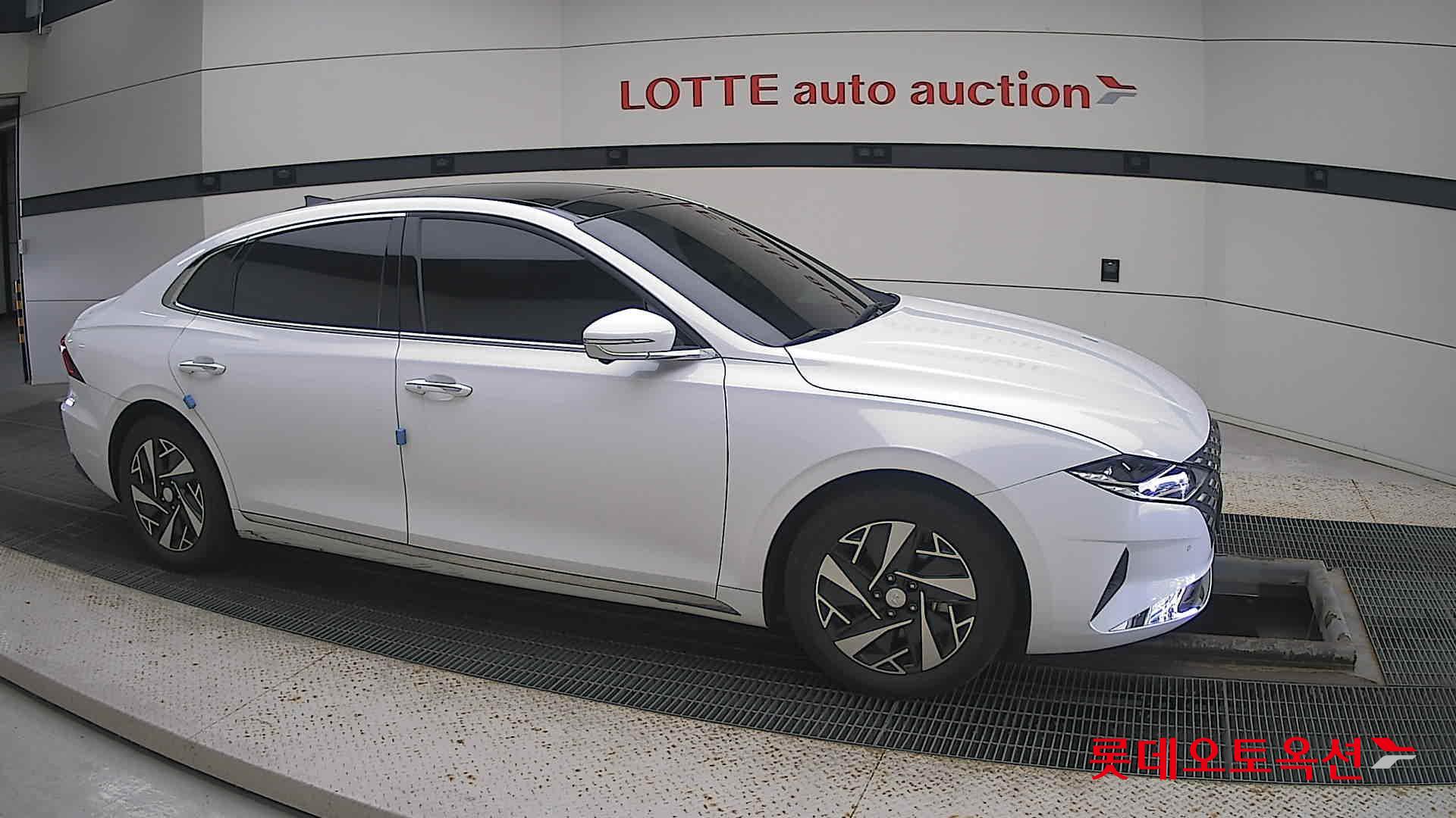 هيونداي - أزيرا - Image 17