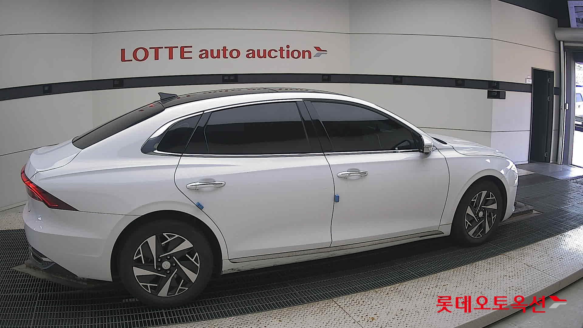 هيونداي - أزيرا - Image 18