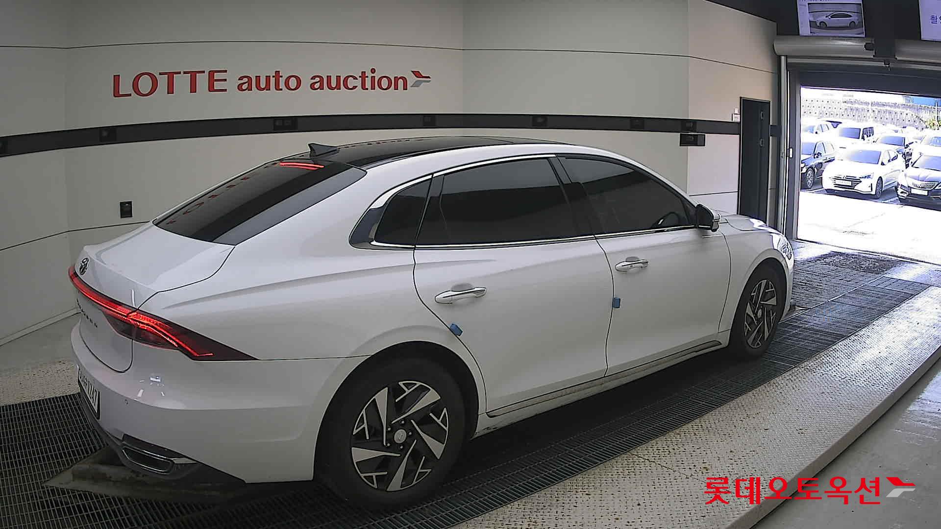 هيونداي - أزيرا - Image 19