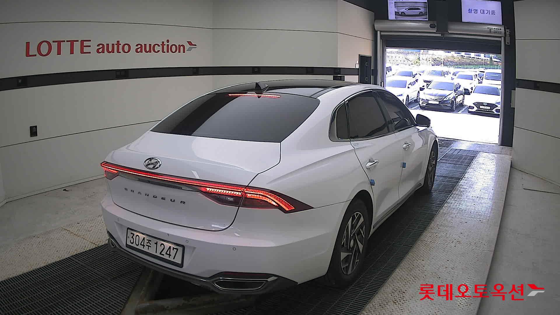 هيونداي - أزيرا - Image 20