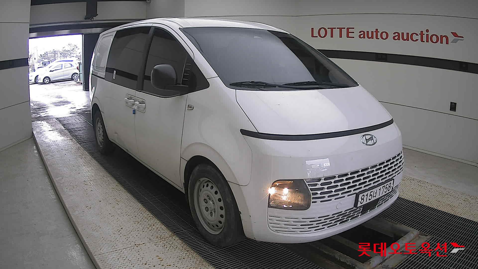 Hyundai Staria 2023 Белый из Кореи, фото 2