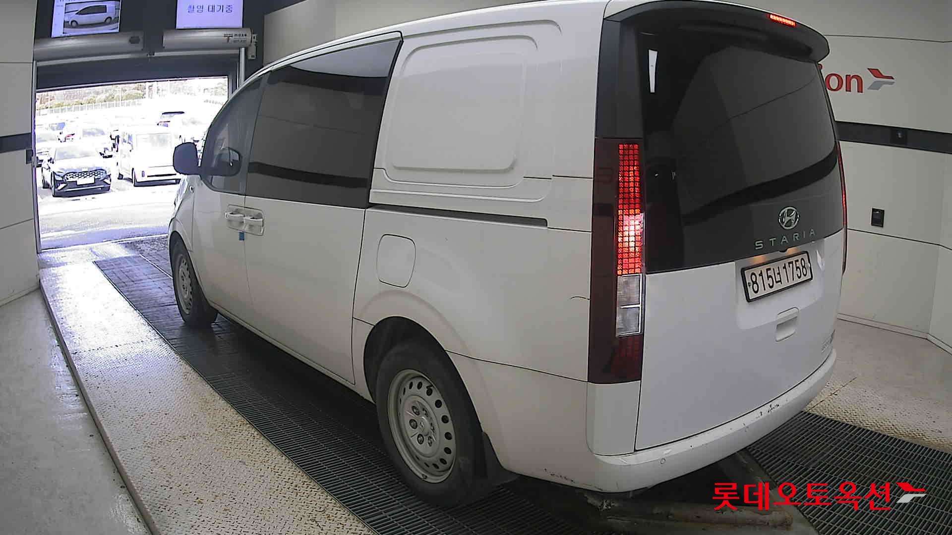 Hyundai Staria 2023 Белый из Кореи, фото 6