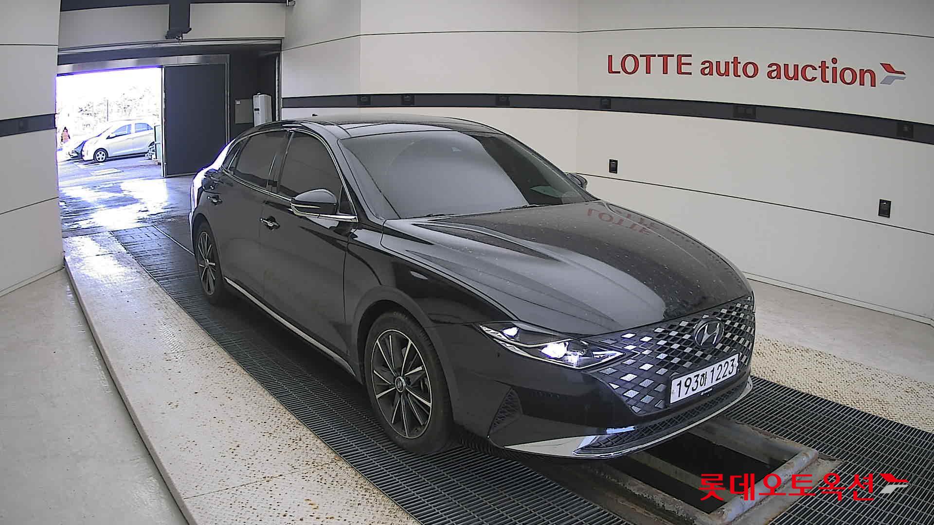 Hyundai Grandeur 2022 Midnight Black Pearl из Кореи, фото 2