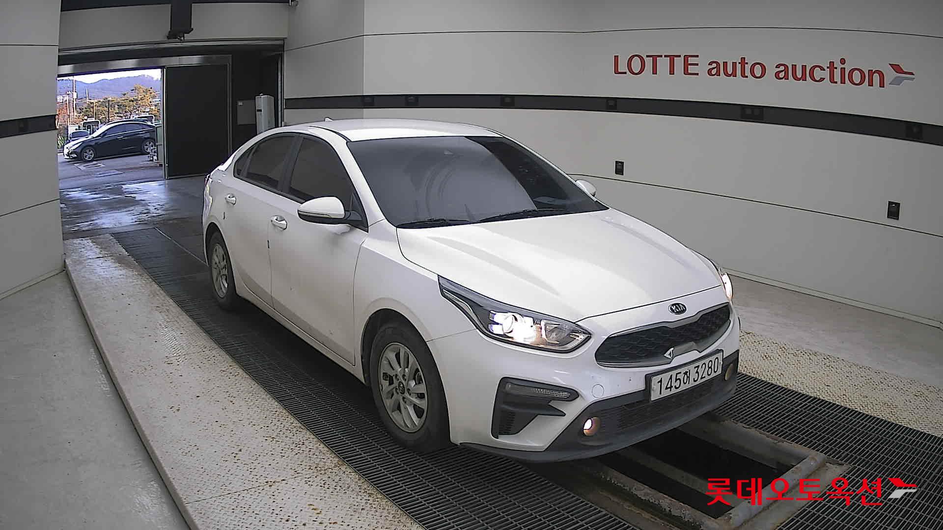 Kia K3 2020 Snow White Pearl из Кореи, фото 2