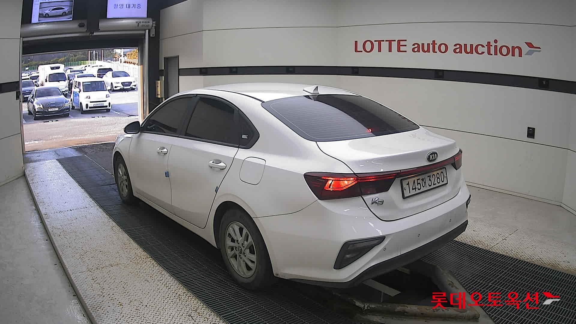 Kia K3 2020 Snow White Pearl из Кореи, фото 6