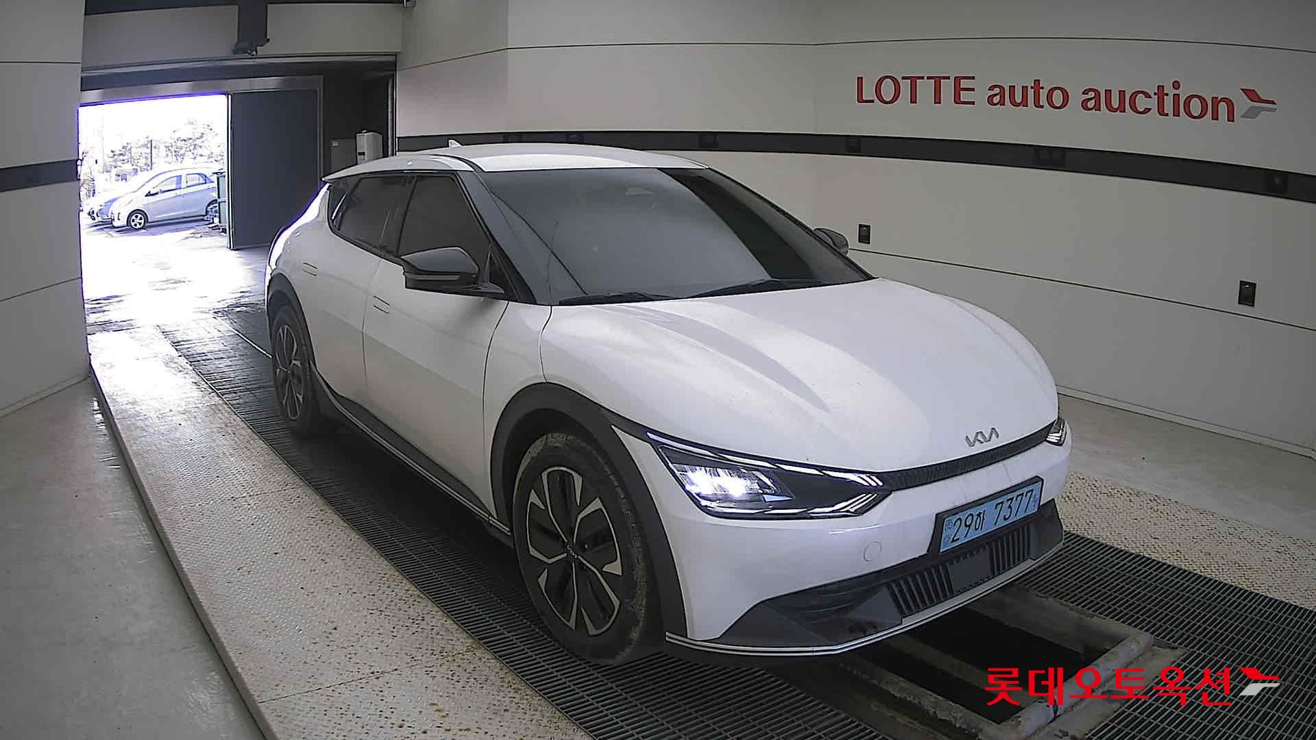 Kia EV6 2022 Snow White Pearl из Кореи, фото 2