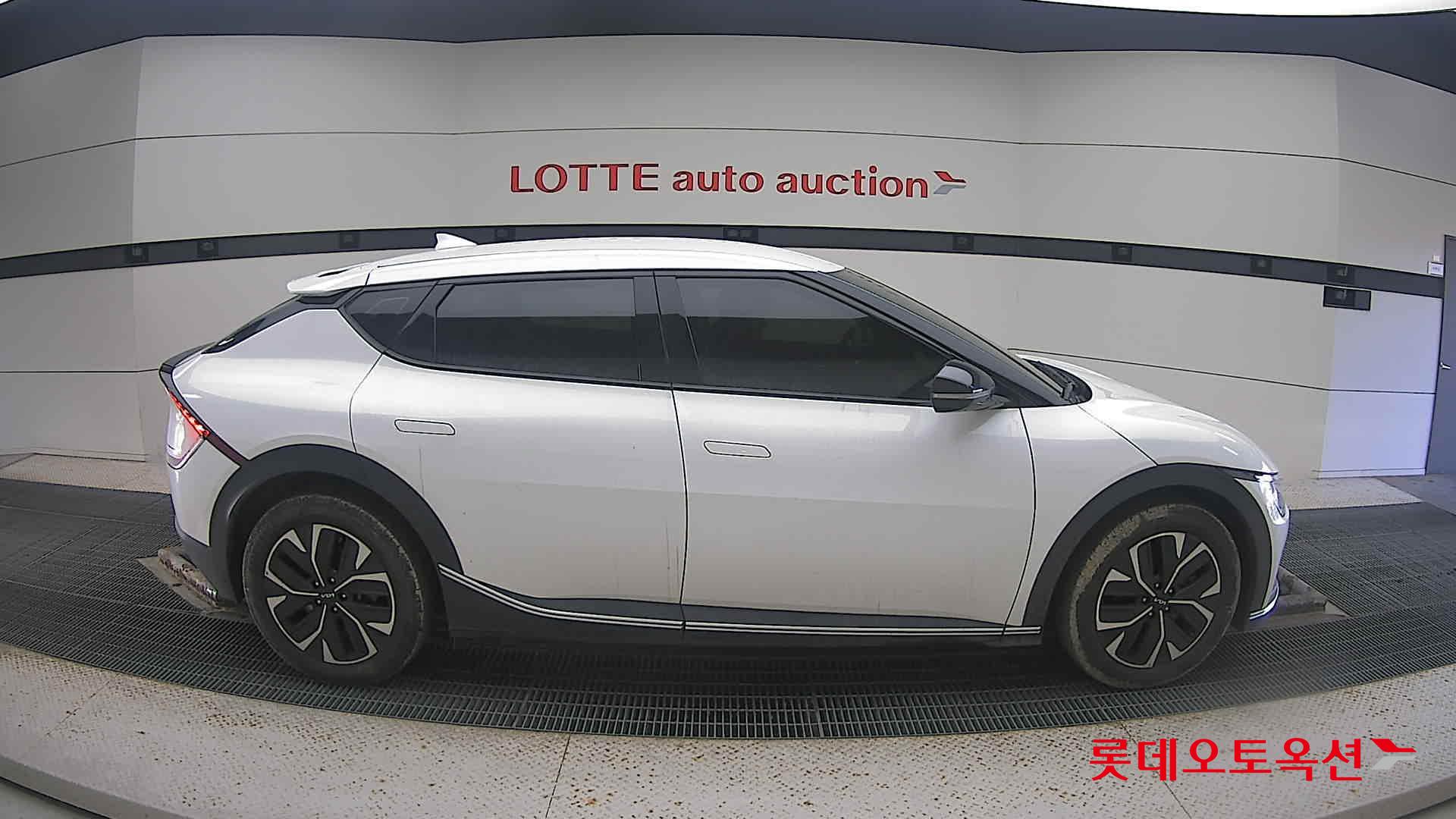 Kia EV6 2022 Snow White Pearl из Кореи, фото 3